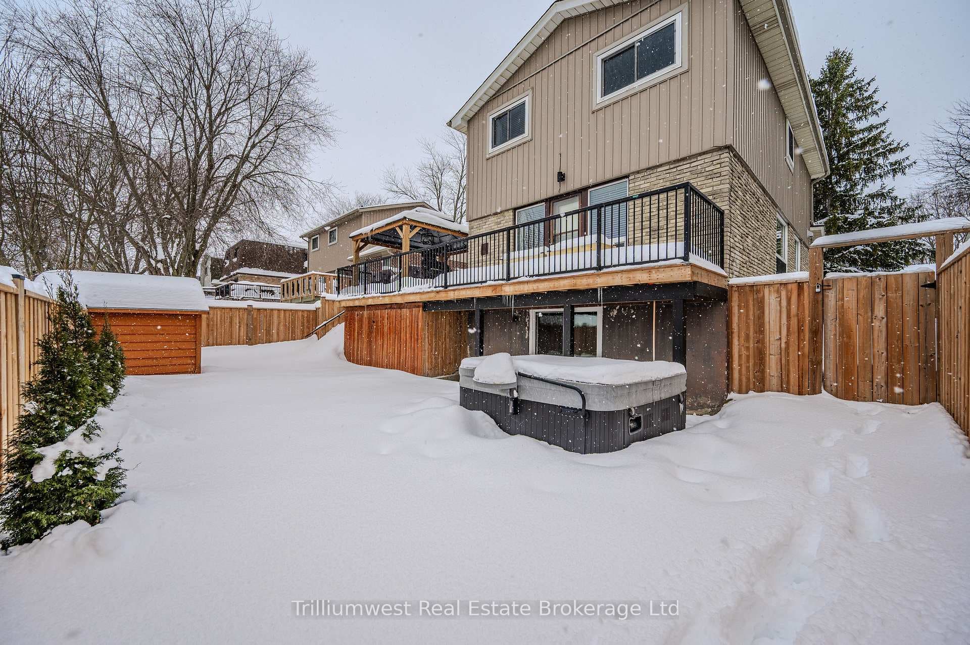 16 Woodridge Drive photo 30