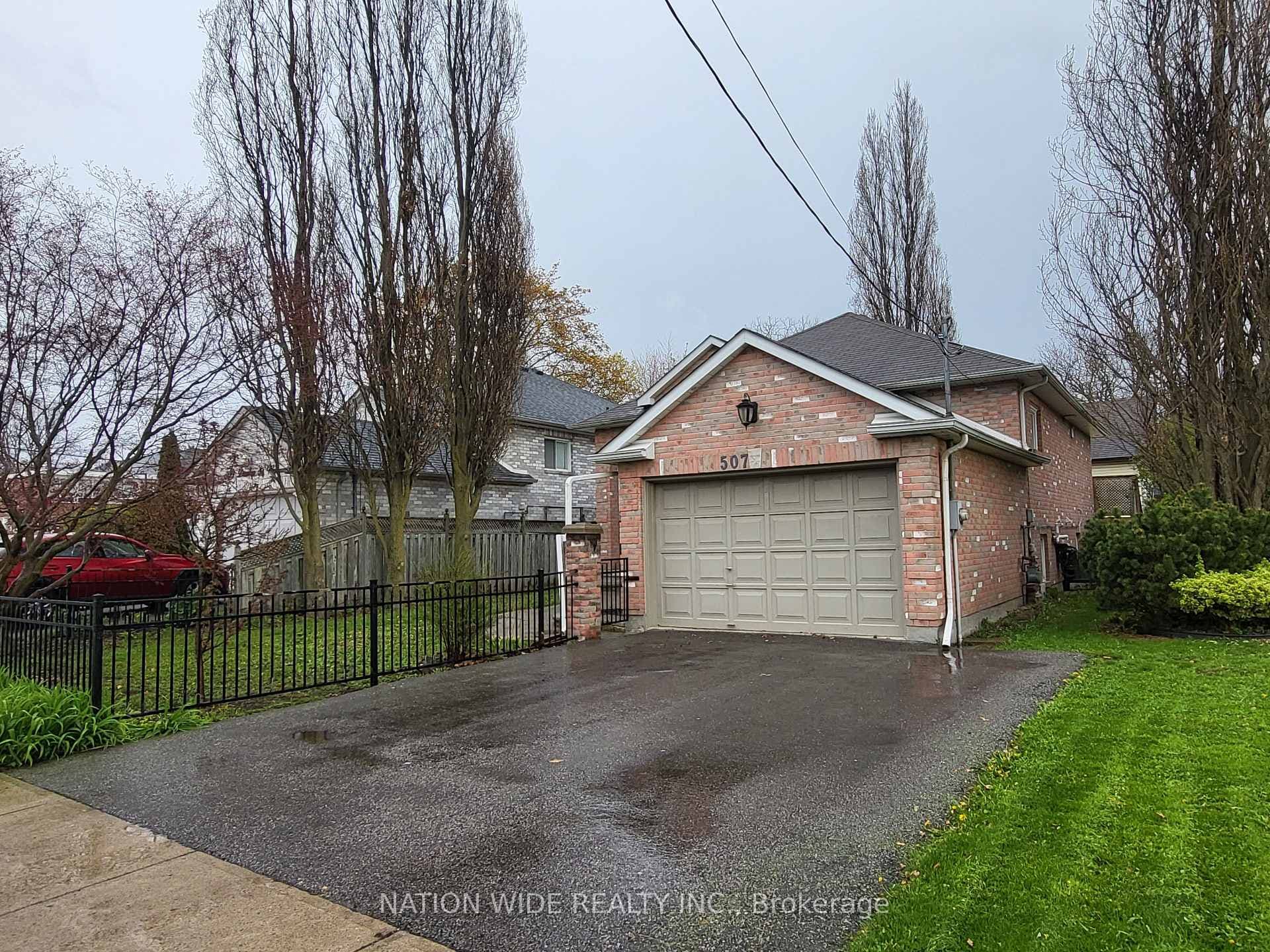 507 Dunlop Street photo 1