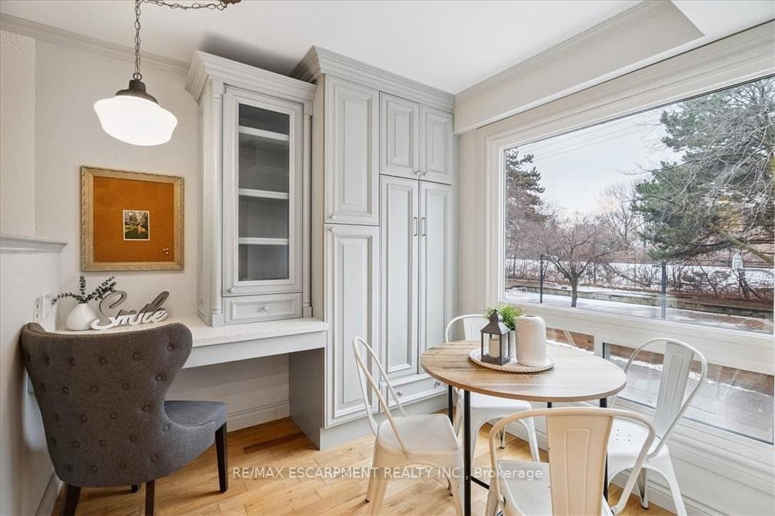 915 Inverhouse Drive Unit 80 photo 3