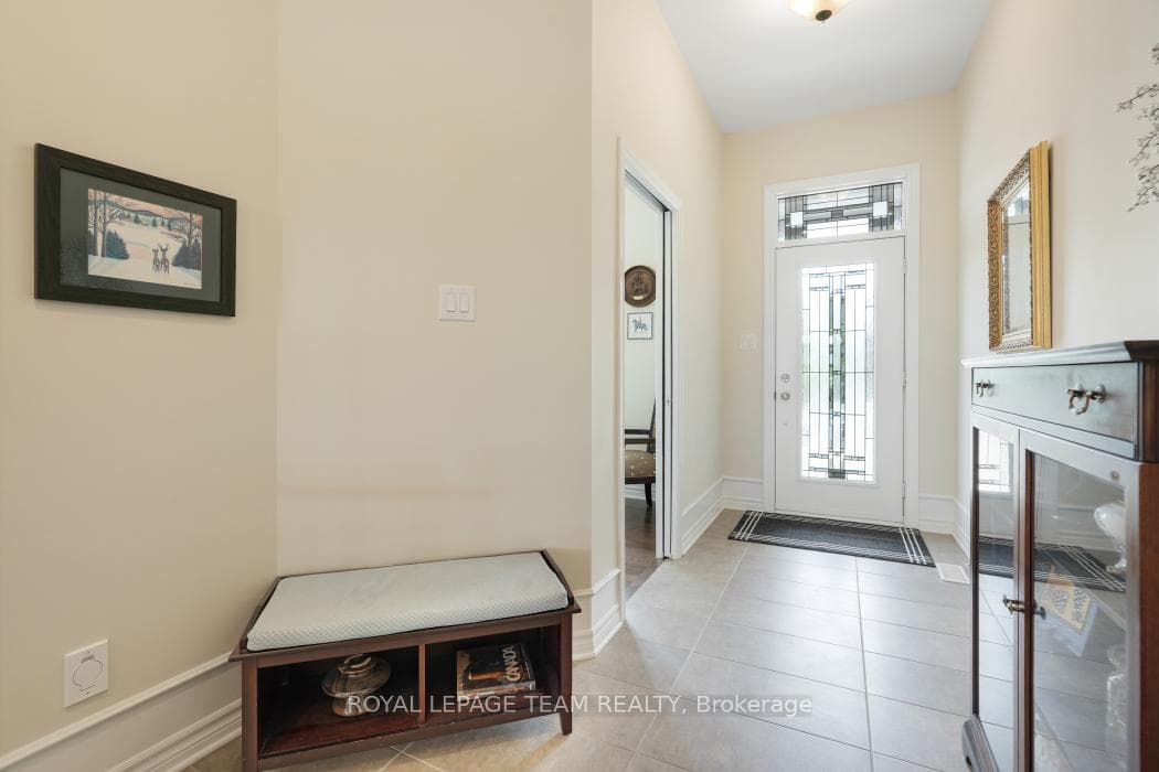 316 Serenade Crescent photo 6