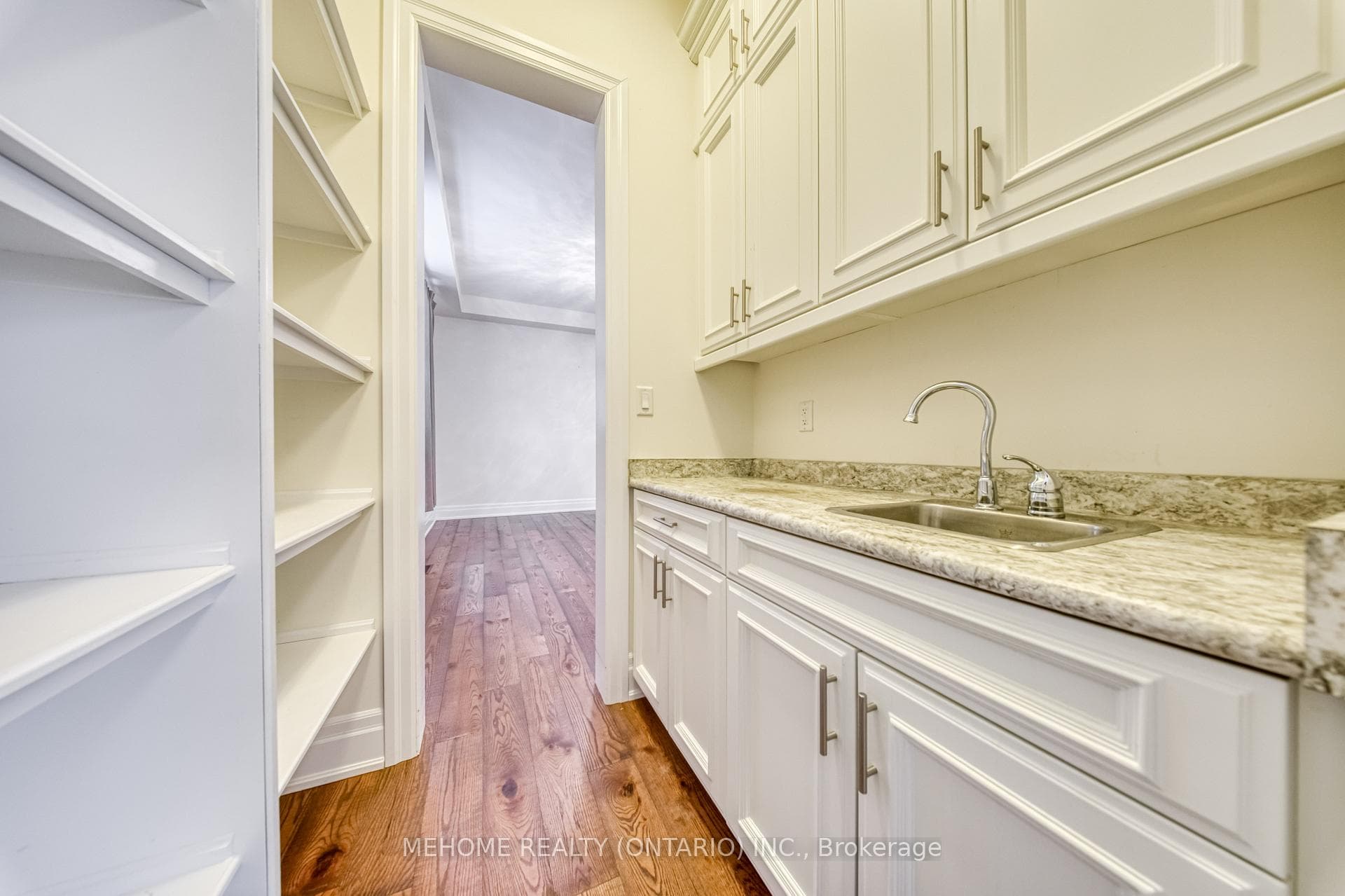 51 Bridgepointe Court photo 6