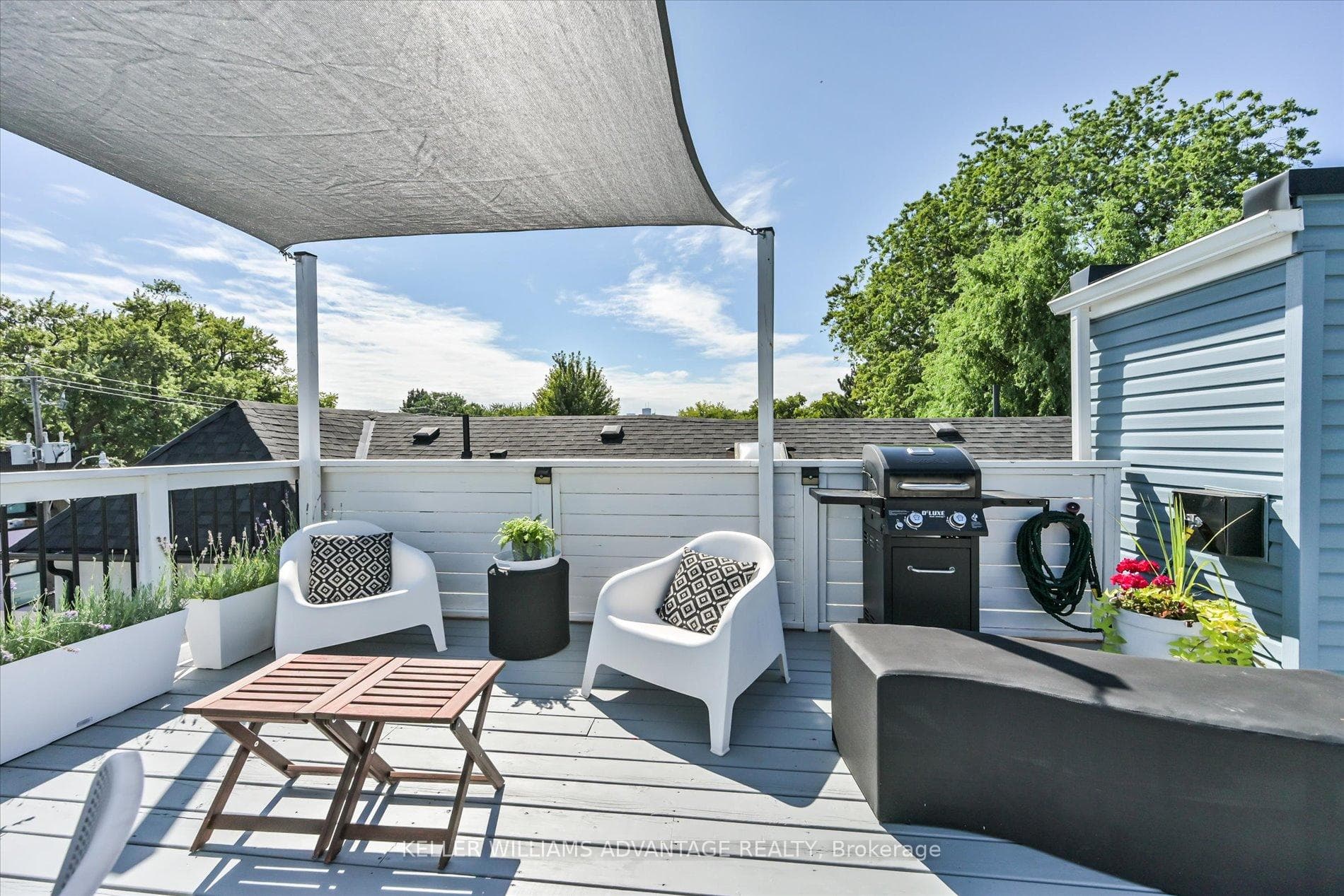 1568 Dundas Street photo 41