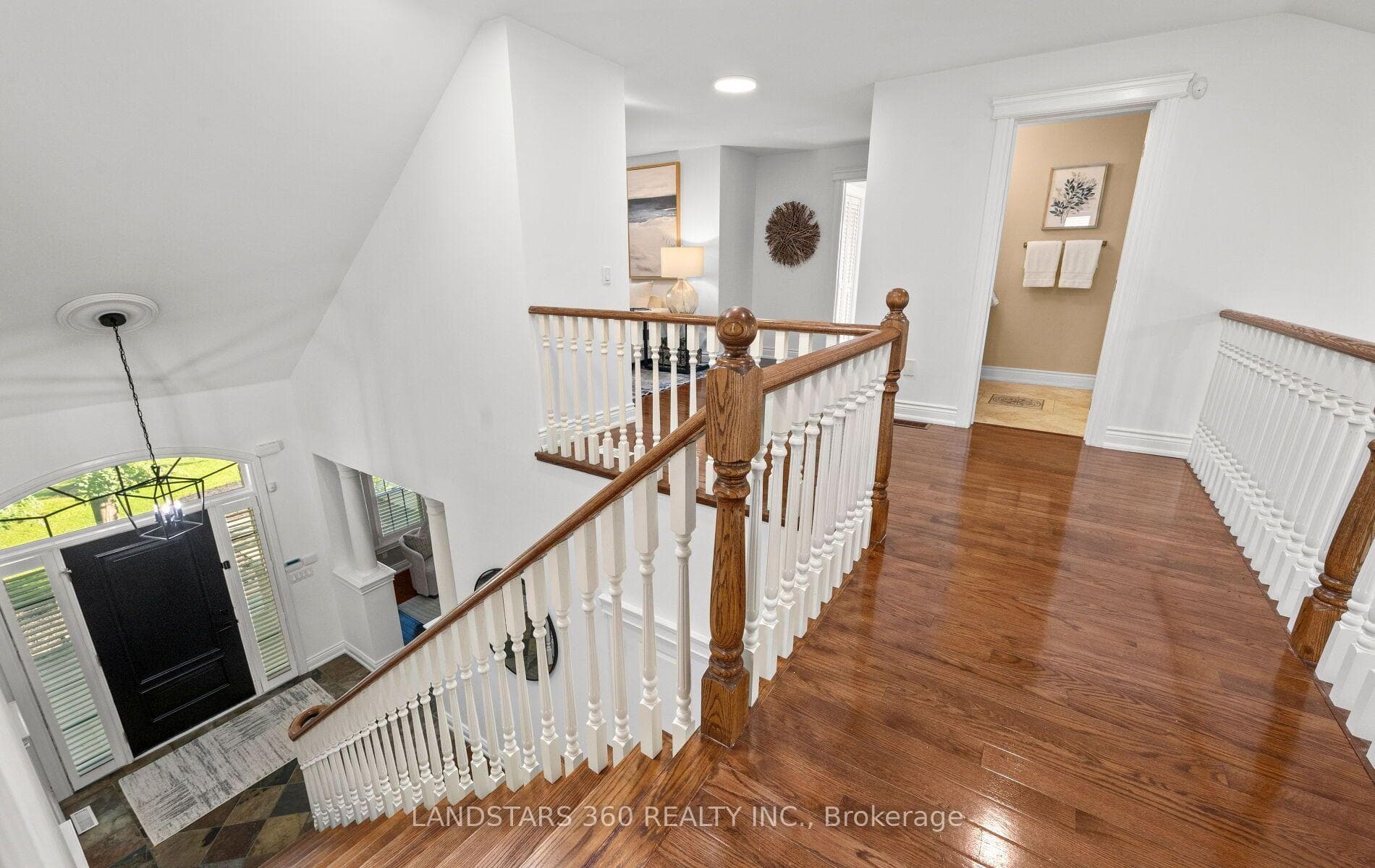 8 Royal Troon Crescent photo 37