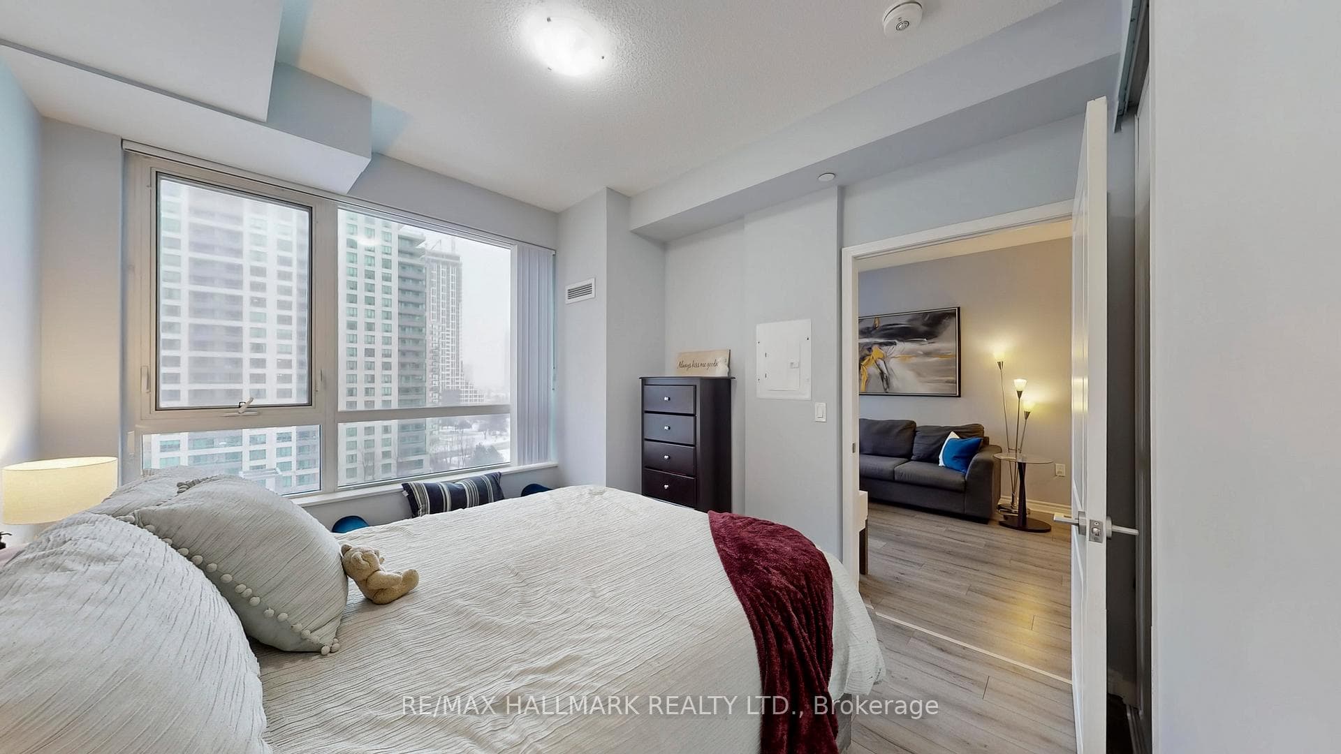349 Rathburn Road Unit 910 photo 16