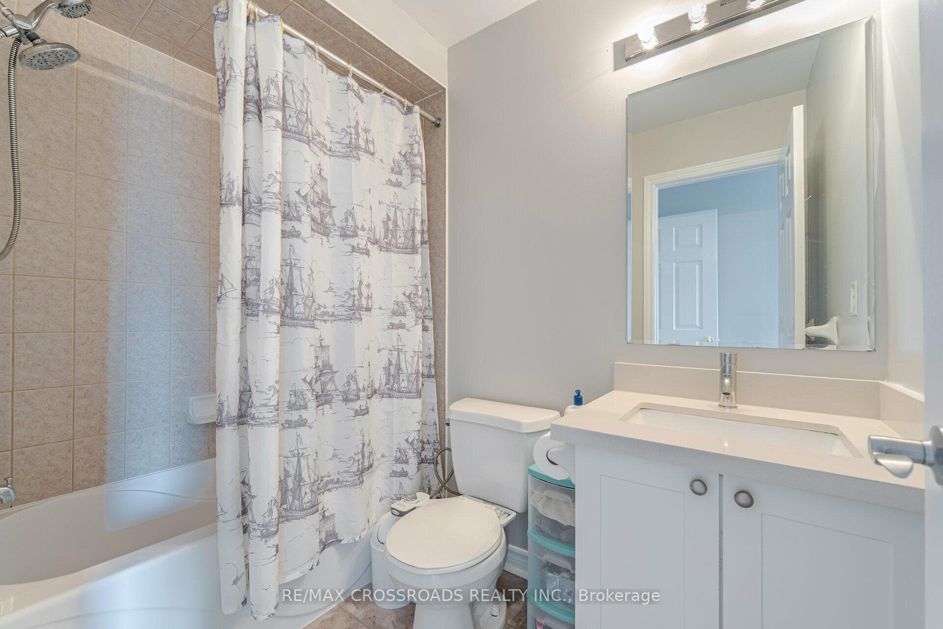 255 Monarch Avenue photo 26