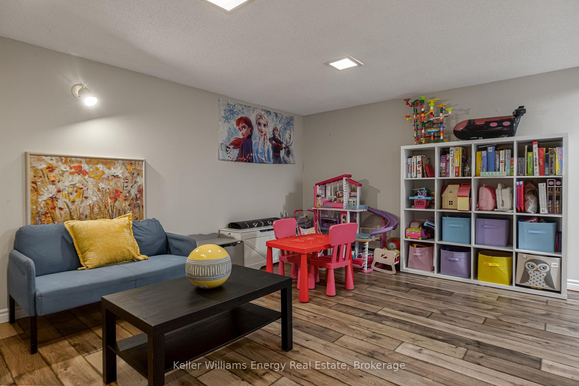 405 Bernhard Crescent photo 24