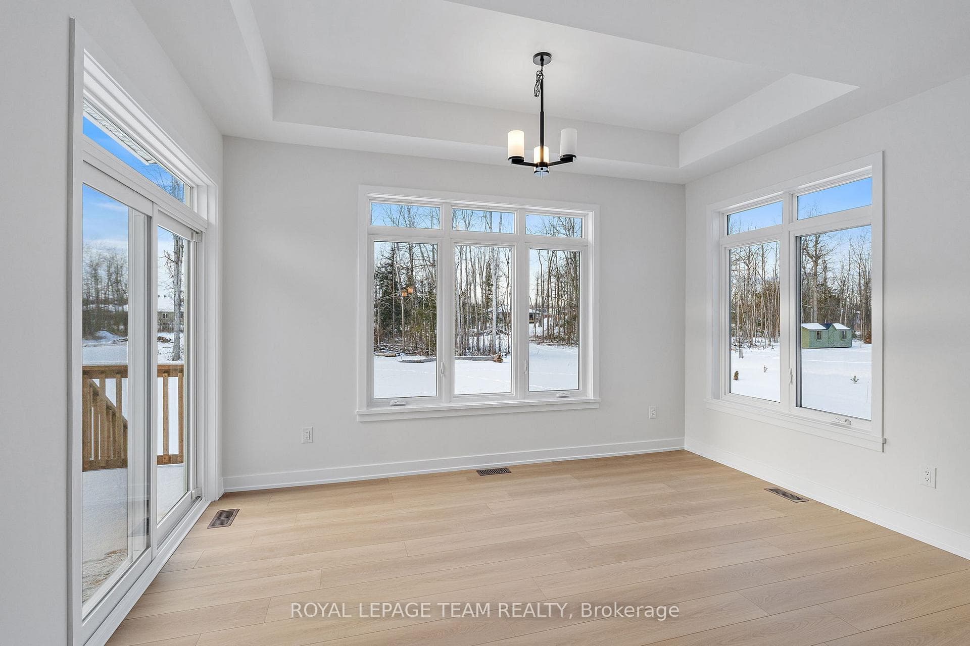 46 TENNANT Drive photo 17