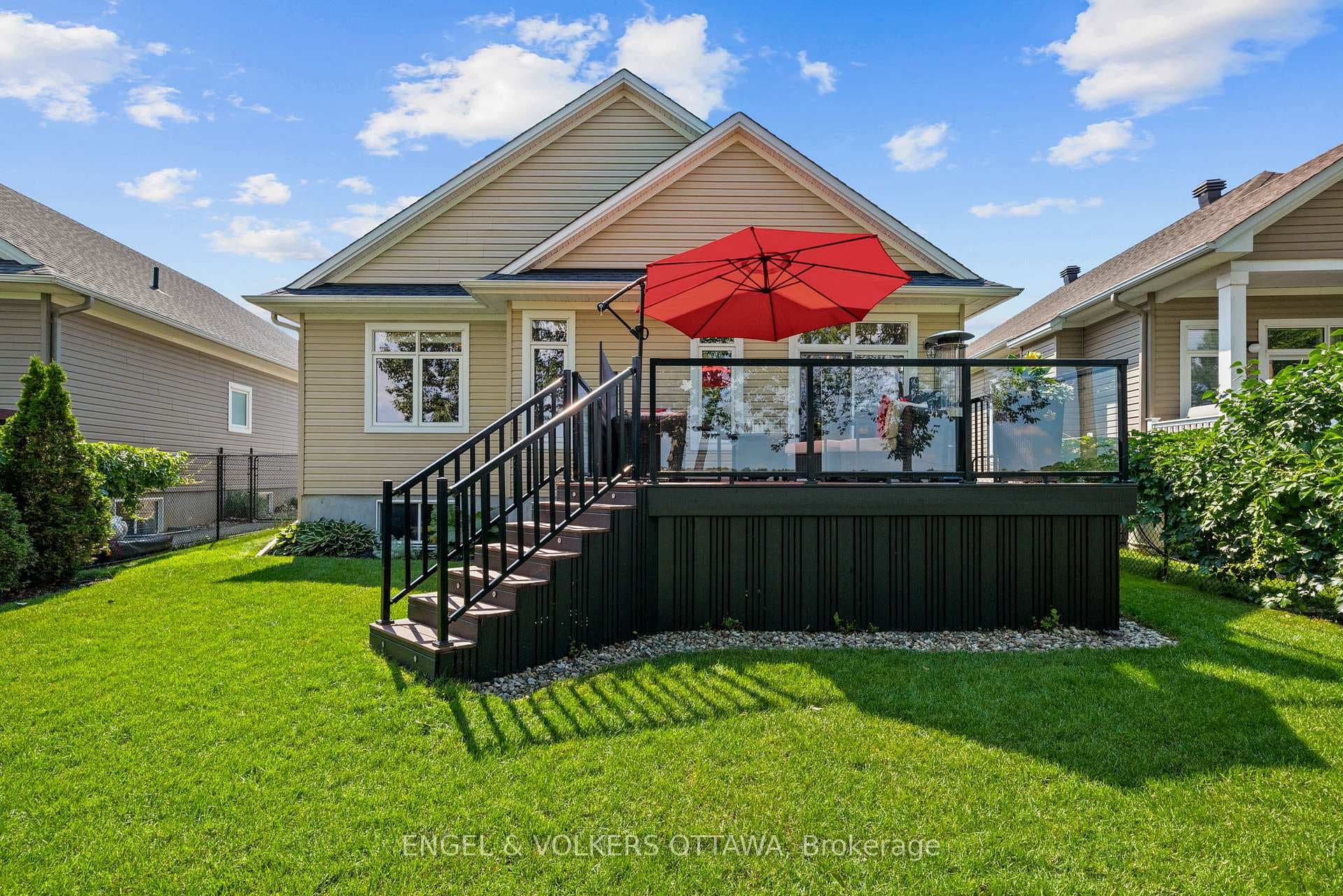 112 Equinelle Drive photo 33