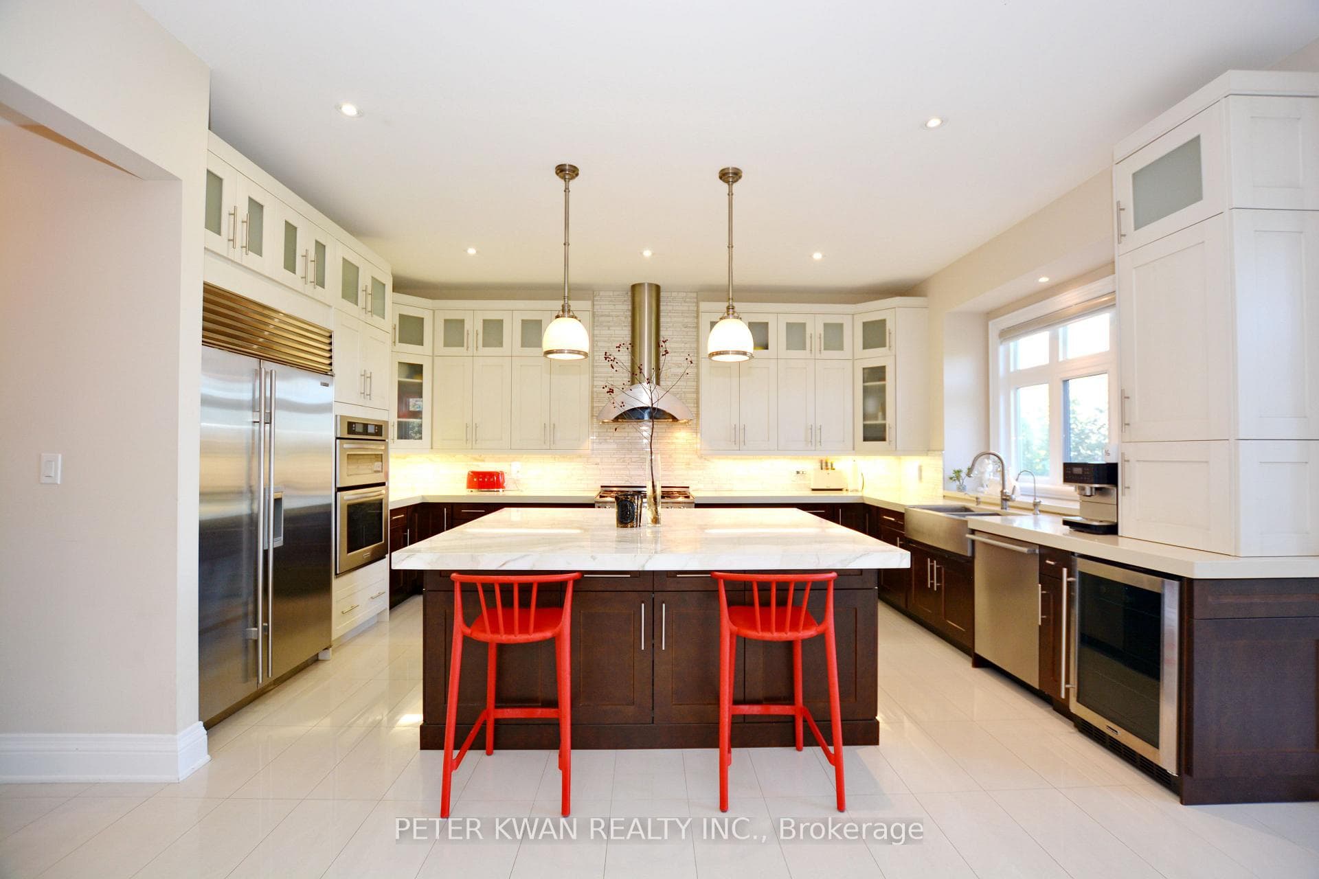 138 Carisbrooke Circle photo 4