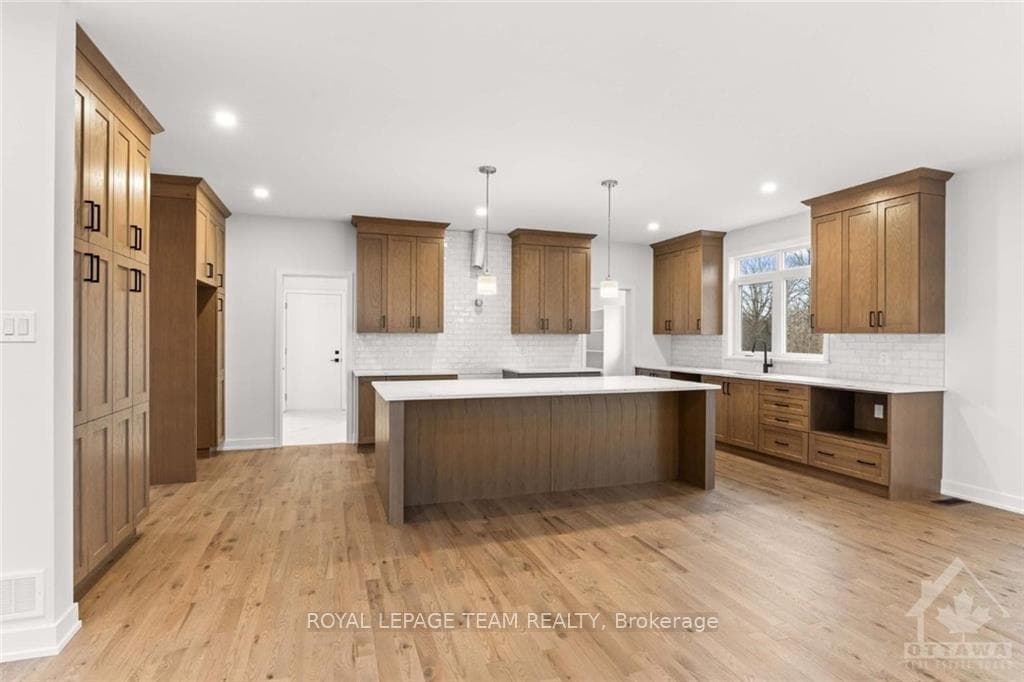 131 CASSIDY Crescent photo 6