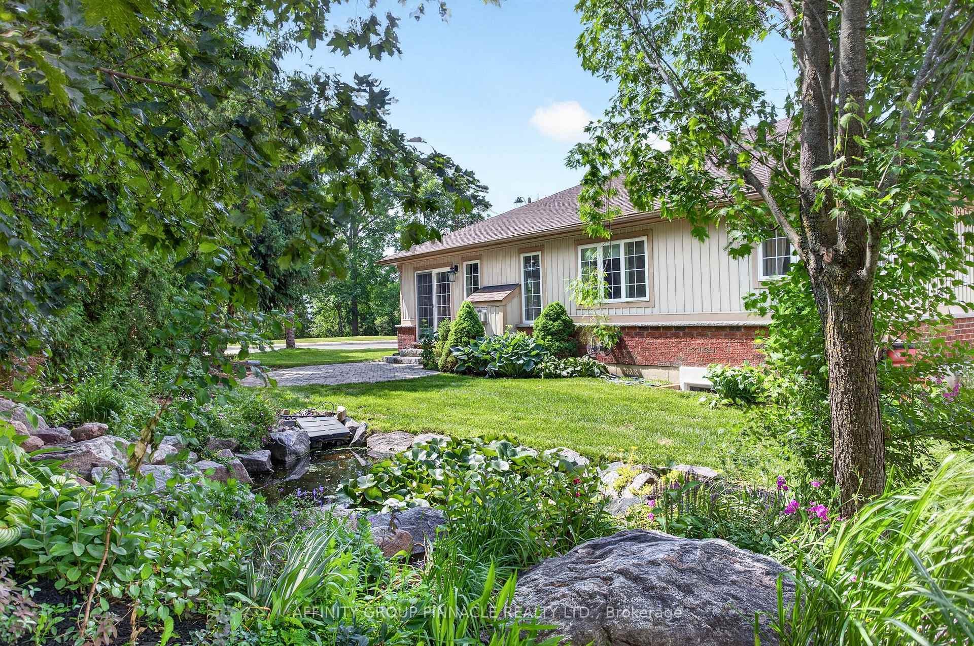 2 Fallingbrook Crescent photo 43