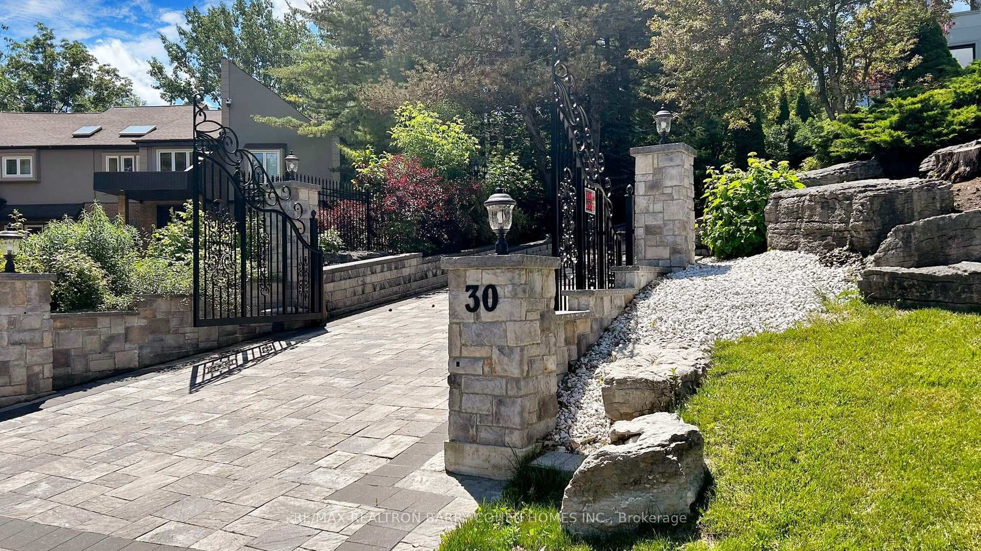 30 Marcus Court photo 2