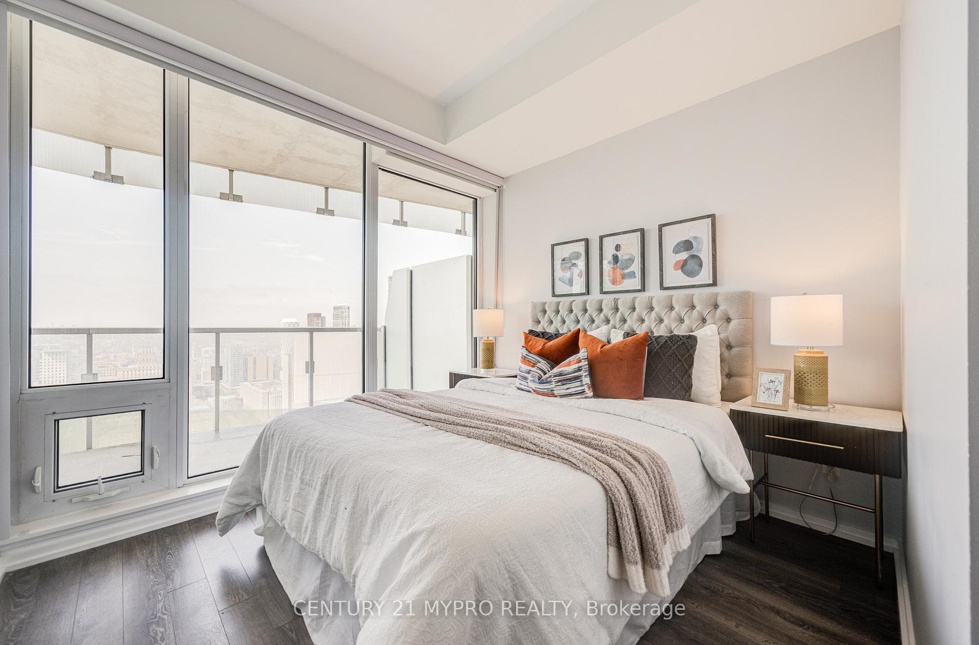 197 Yonge Street Unit 3109 photo 11