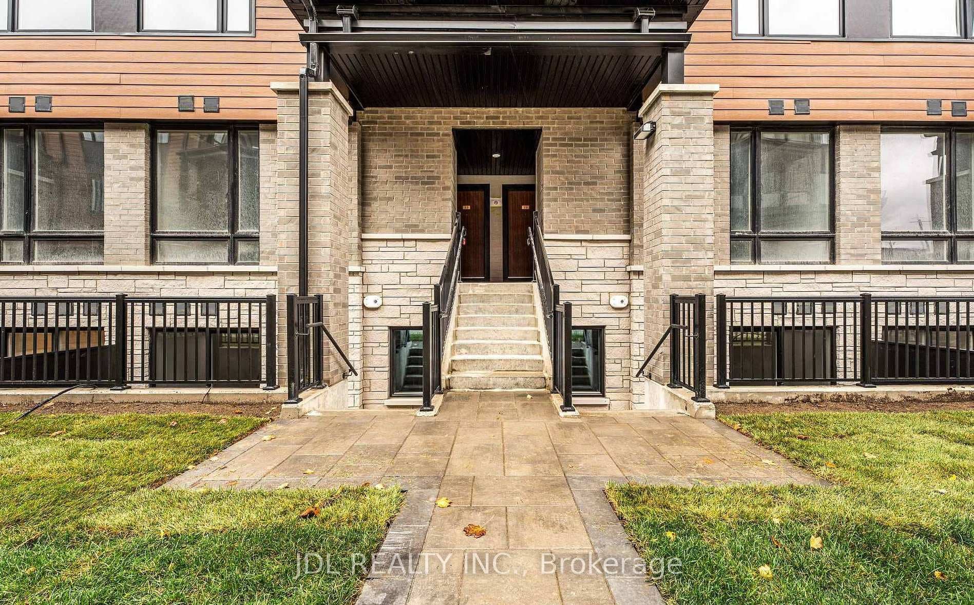 117 Marydale Avenue Unit 23 photo 4