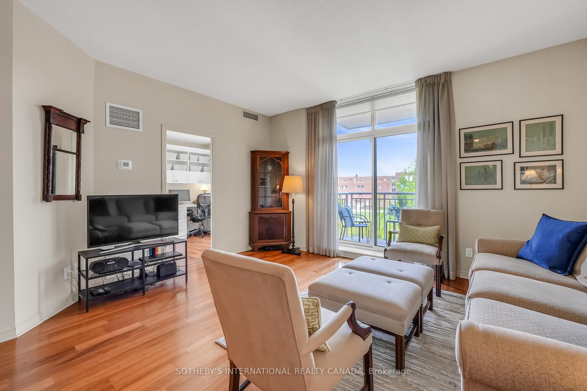 455 Rosewell Avenue Unit 417 photo 12