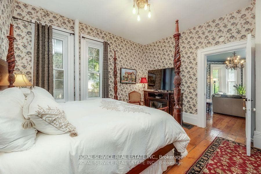 60 King Street photo 24
