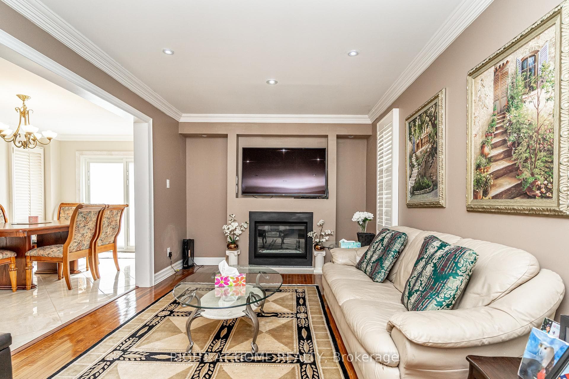 2136 Wincanton Crescent photo 15