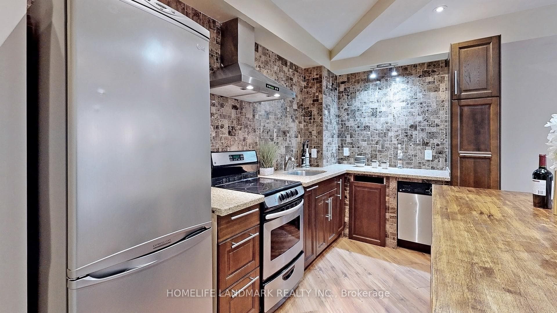 88 Caines (Basement) Avenue photo 12