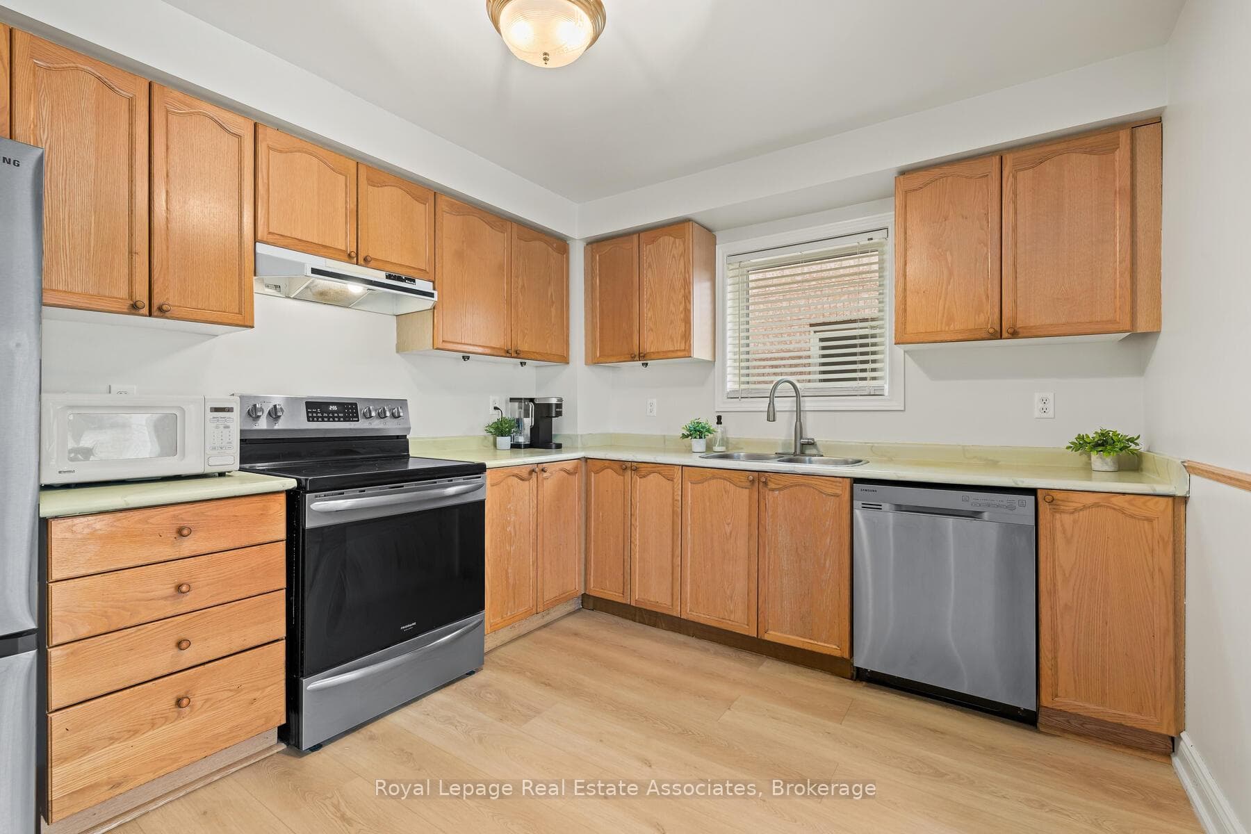 80 Lauchlin Crescent photo 15
