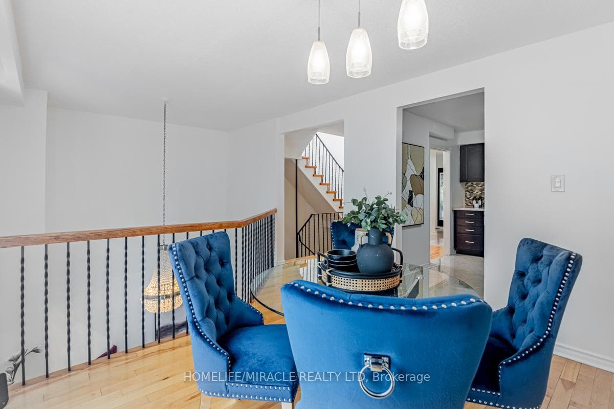 545 Woodbine Avenue photo 8