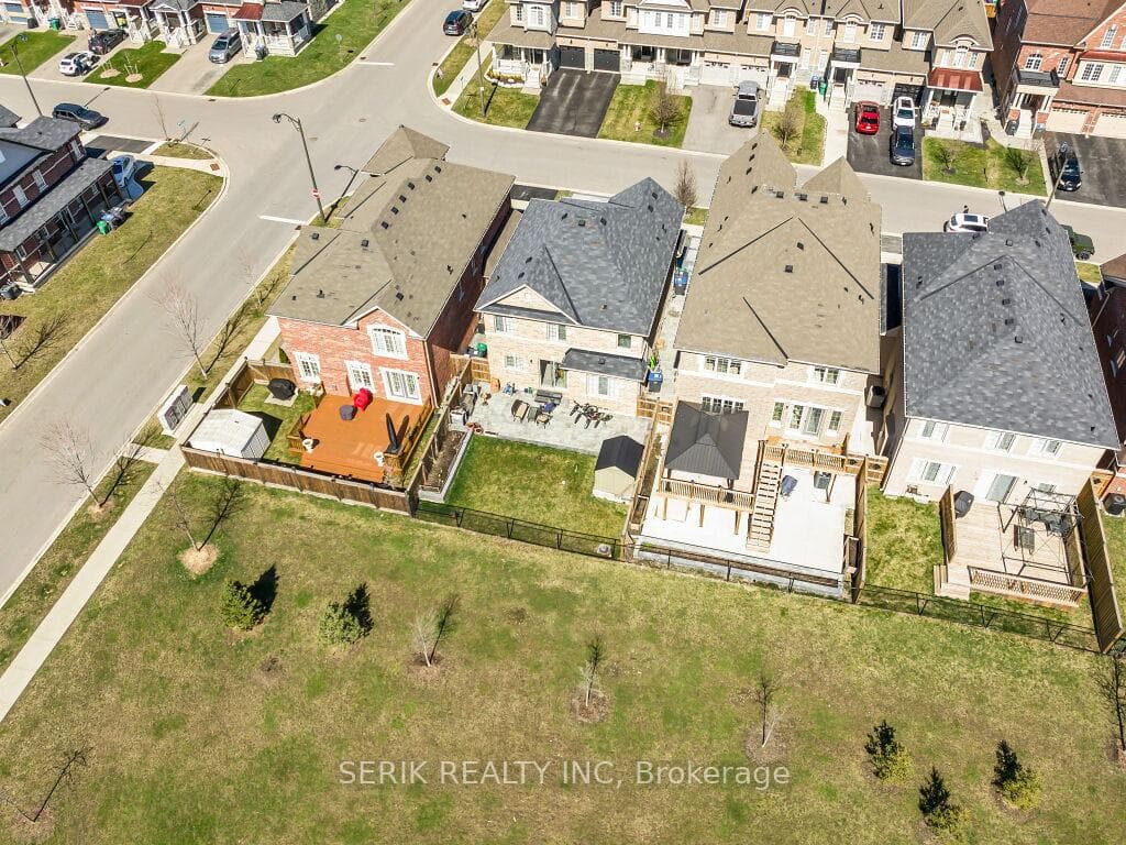 54 Maple Trail Road photo 40