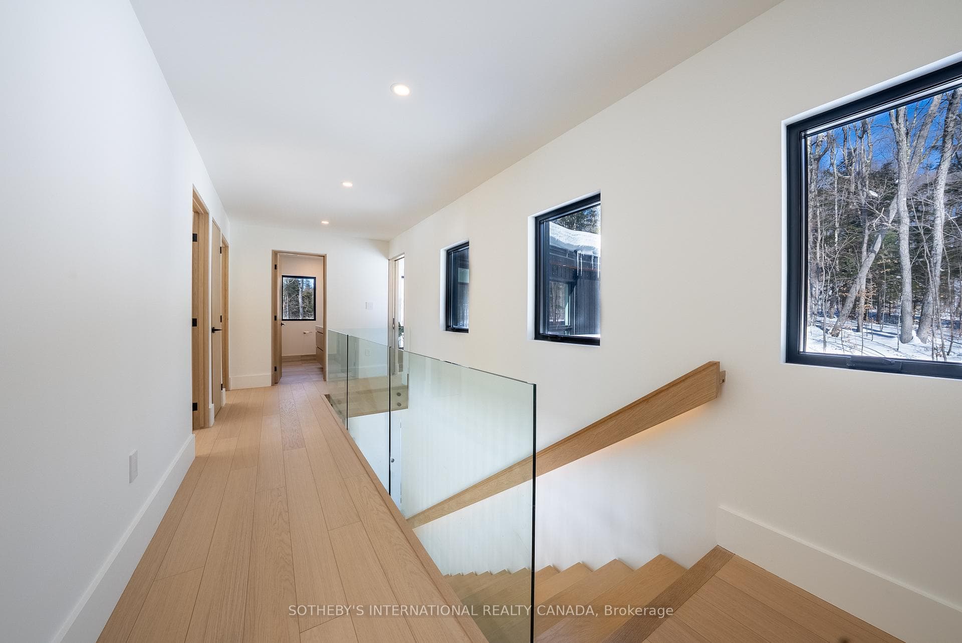 stairs ton living area