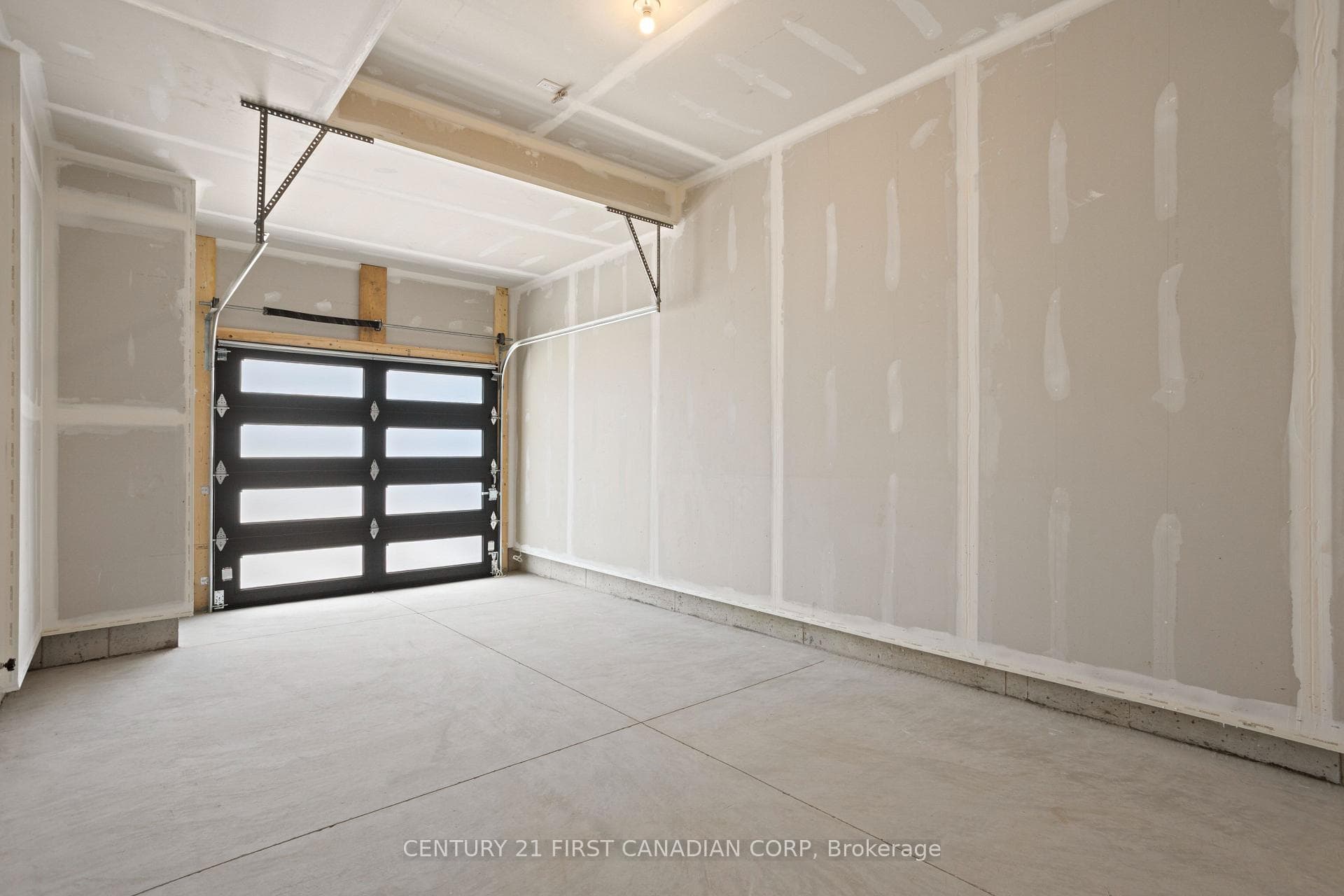 6905 HEATHWOODS Avenue photo 31