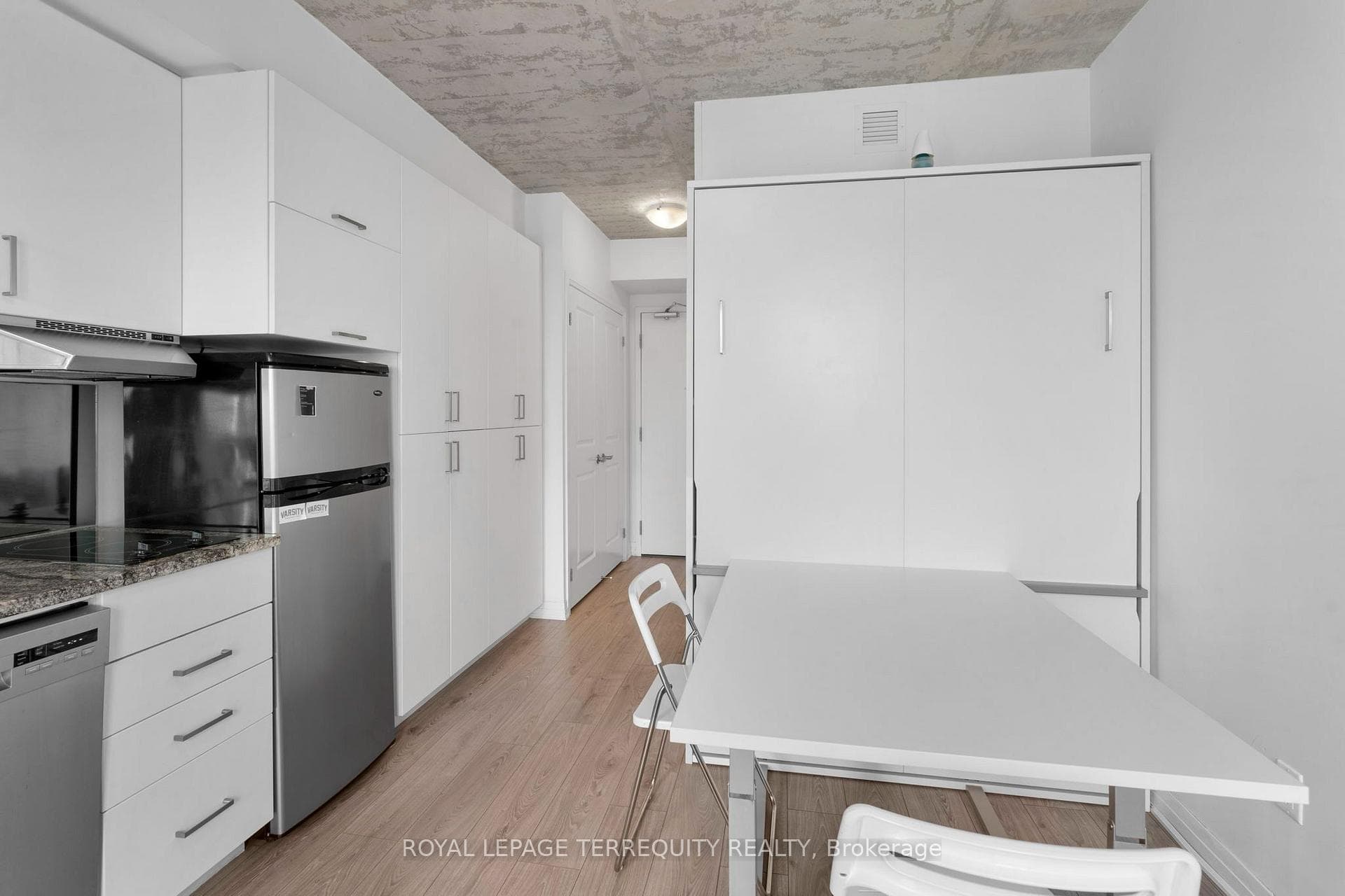 1900 Simcoe Street Unit 703 photo 7