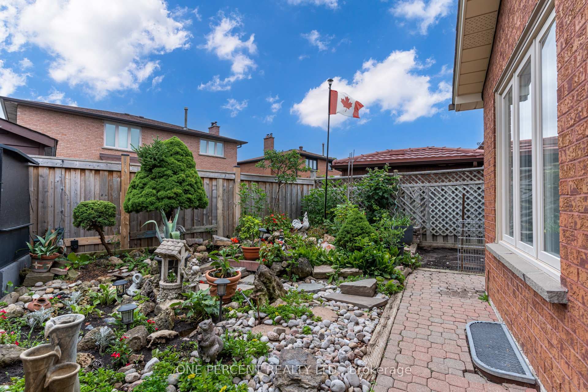 15 Ivory Court photo 38