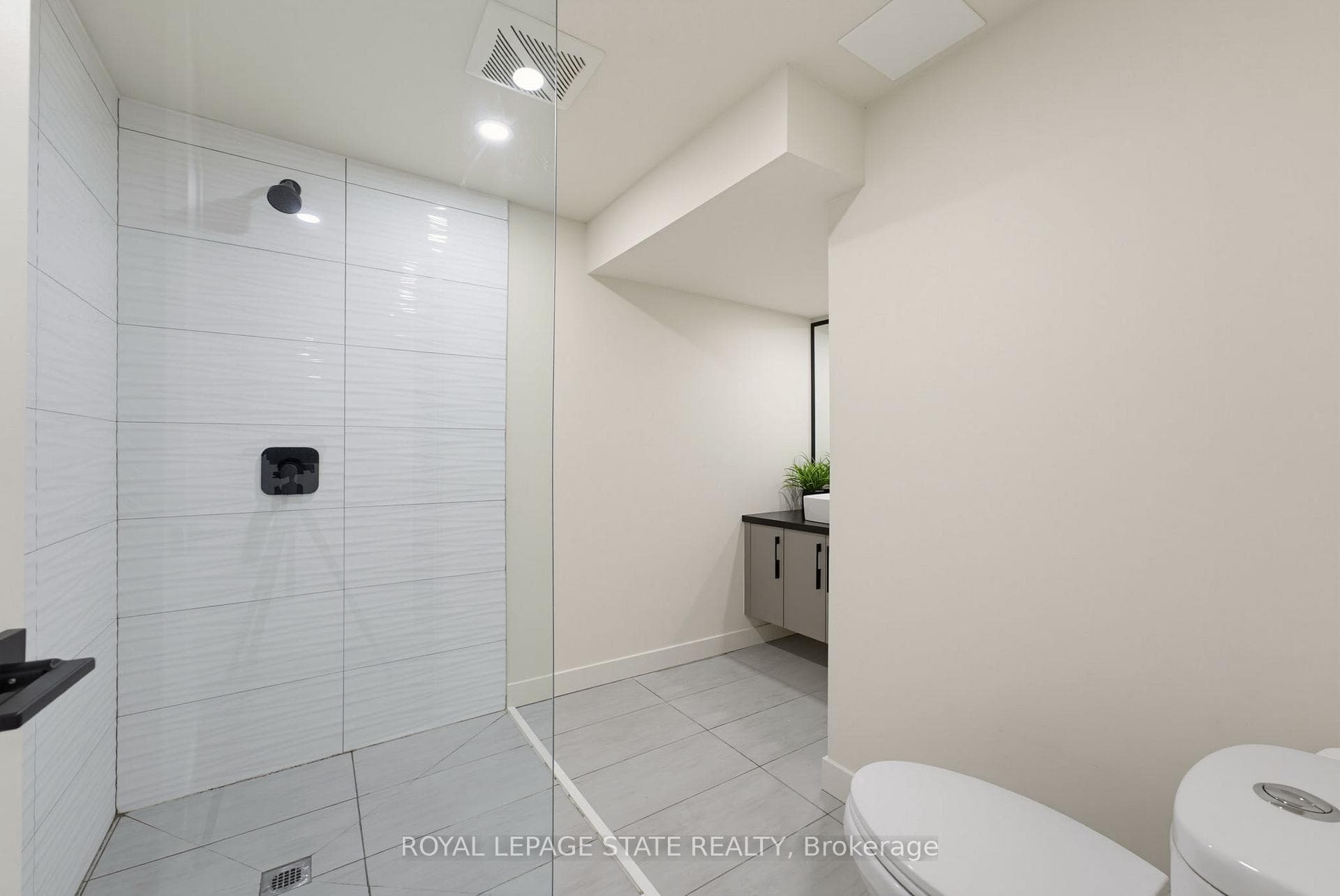 282 Robina Road photo 40