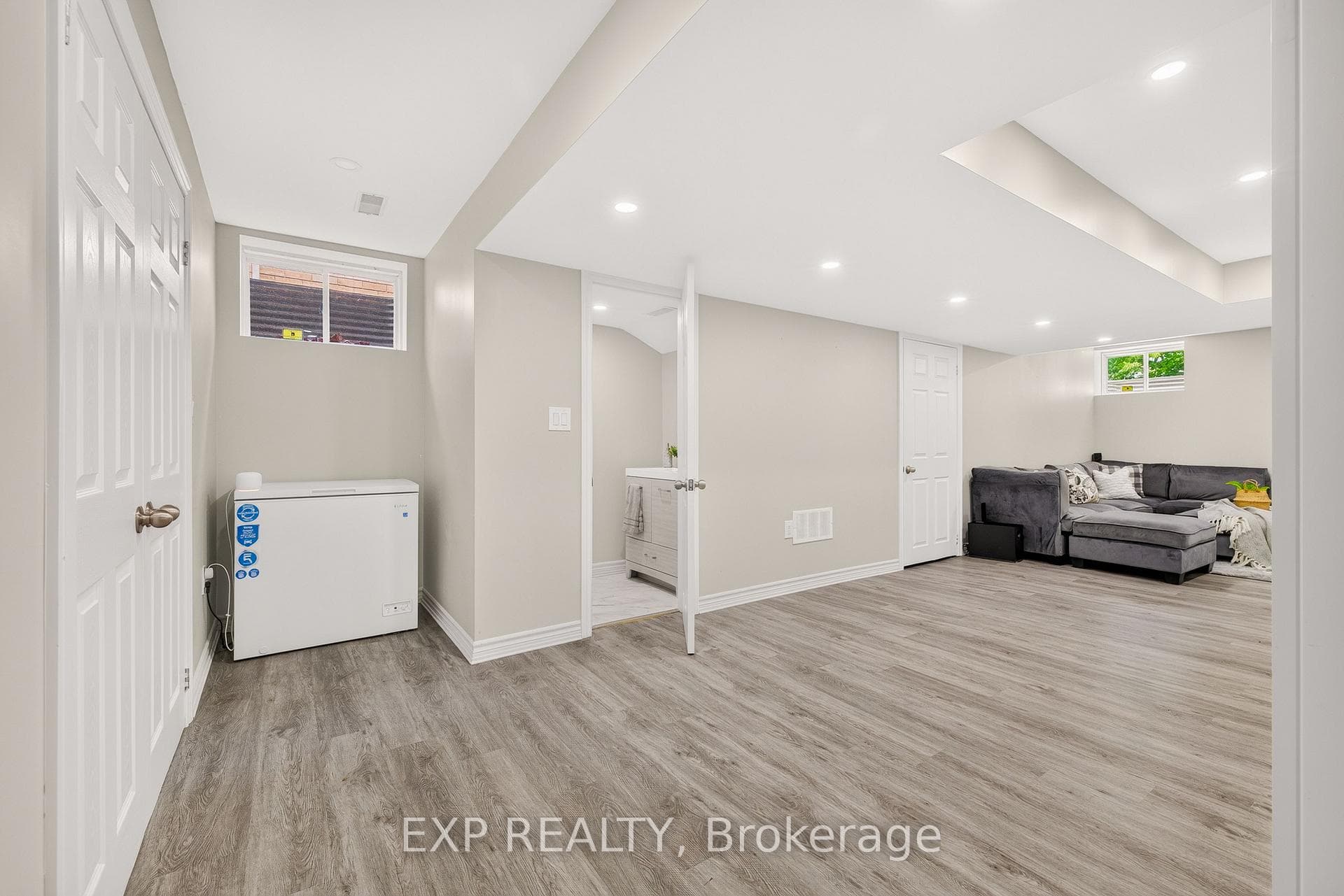 620 Munich Circle photo 37