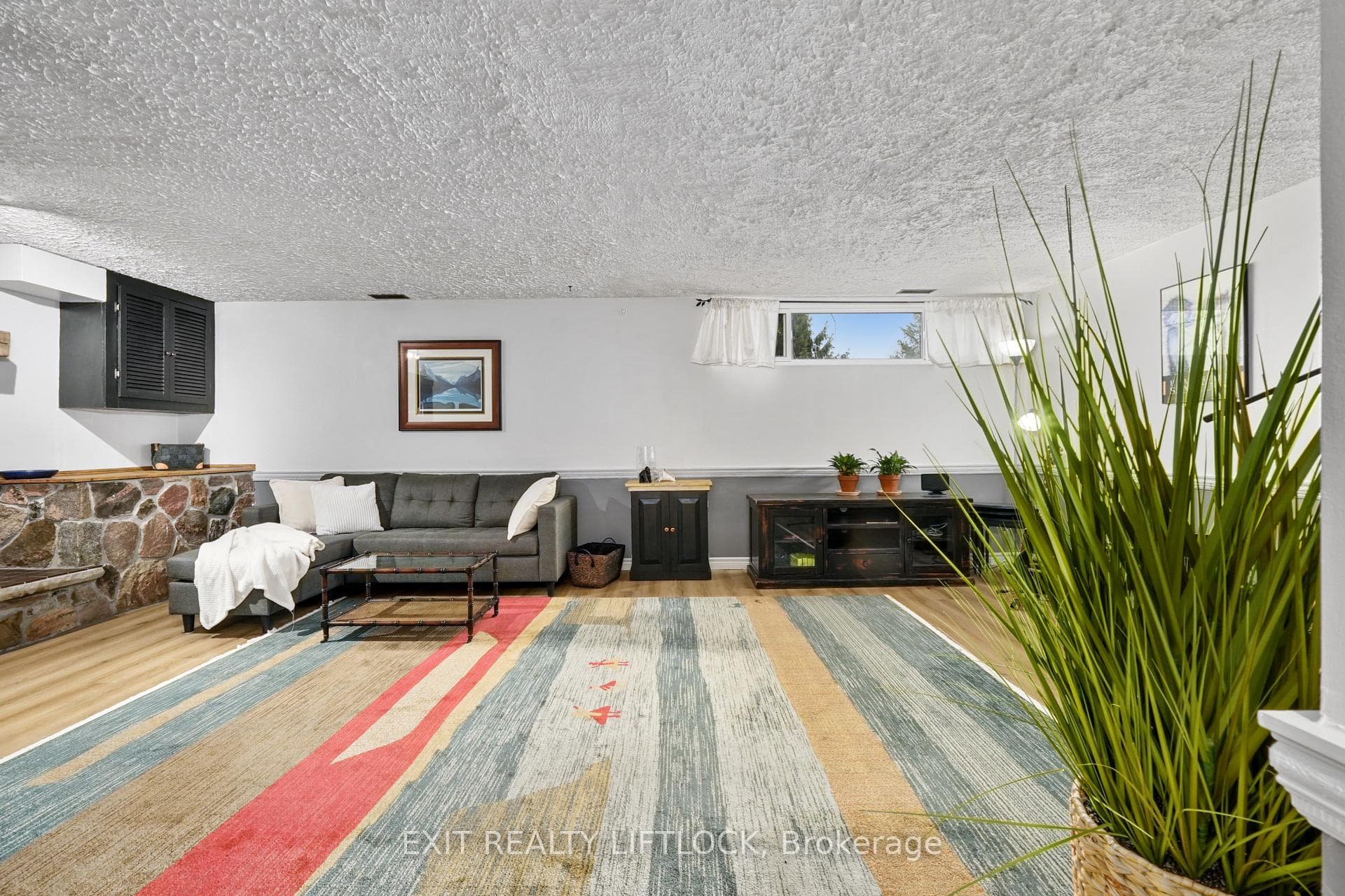 273 Maxwell Avenue photo 12