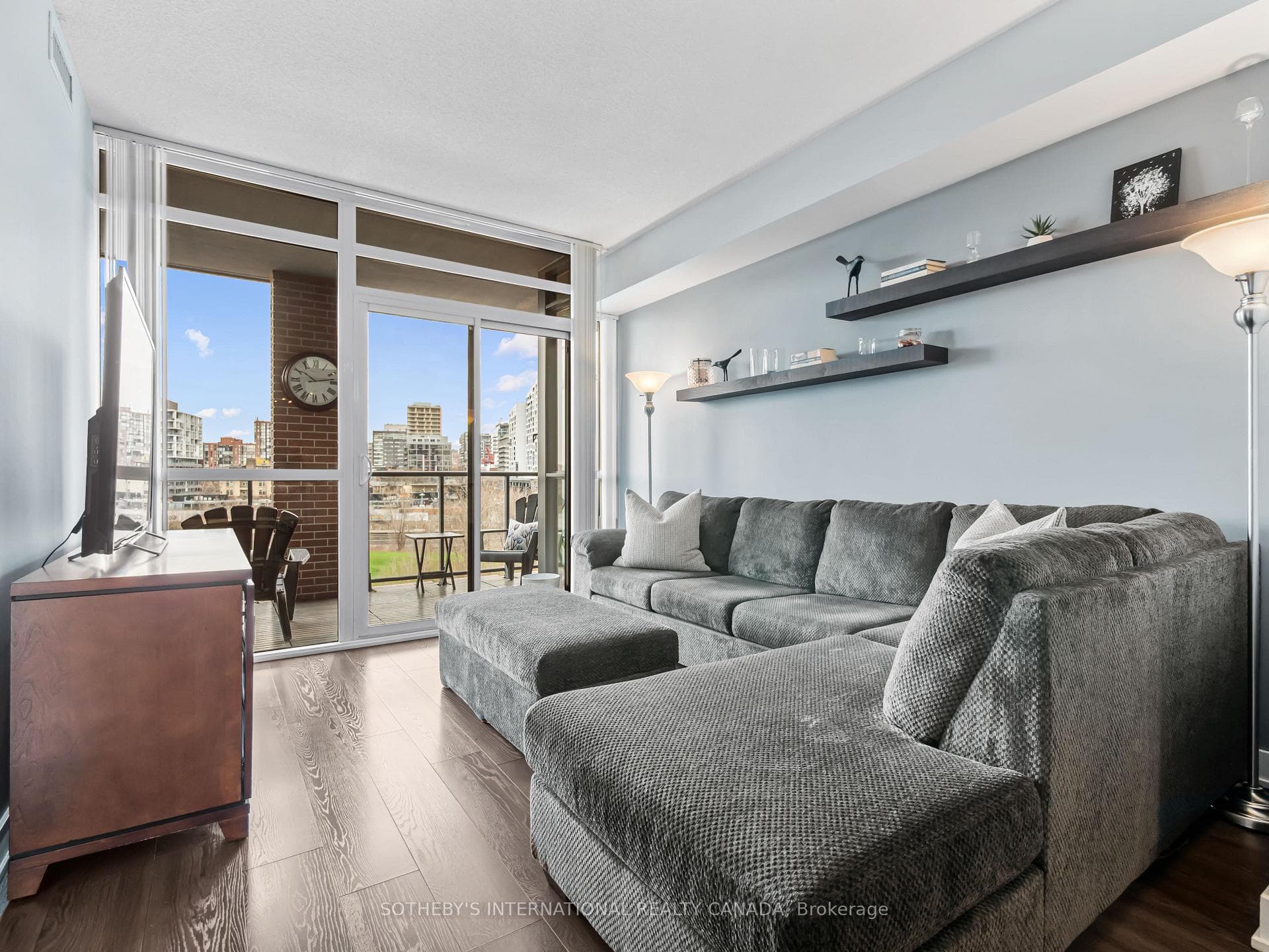 169 Fort York Boulevard Unit 630 photo 7