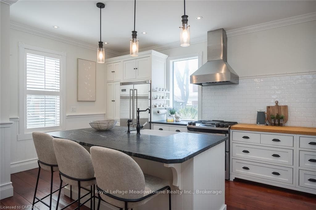 35 BOWER Street photo 15
