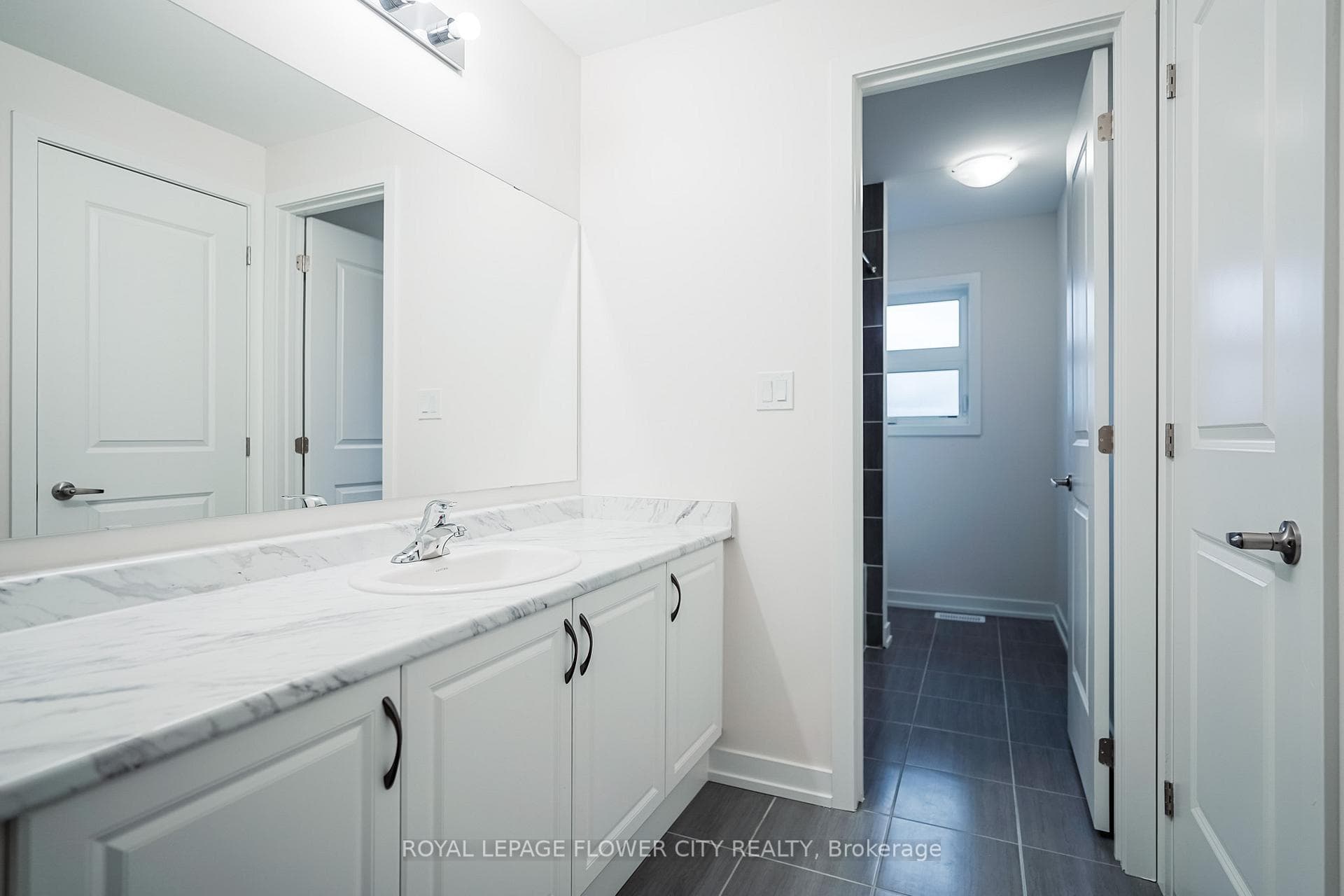 137 HENSHAW Drive photo 34