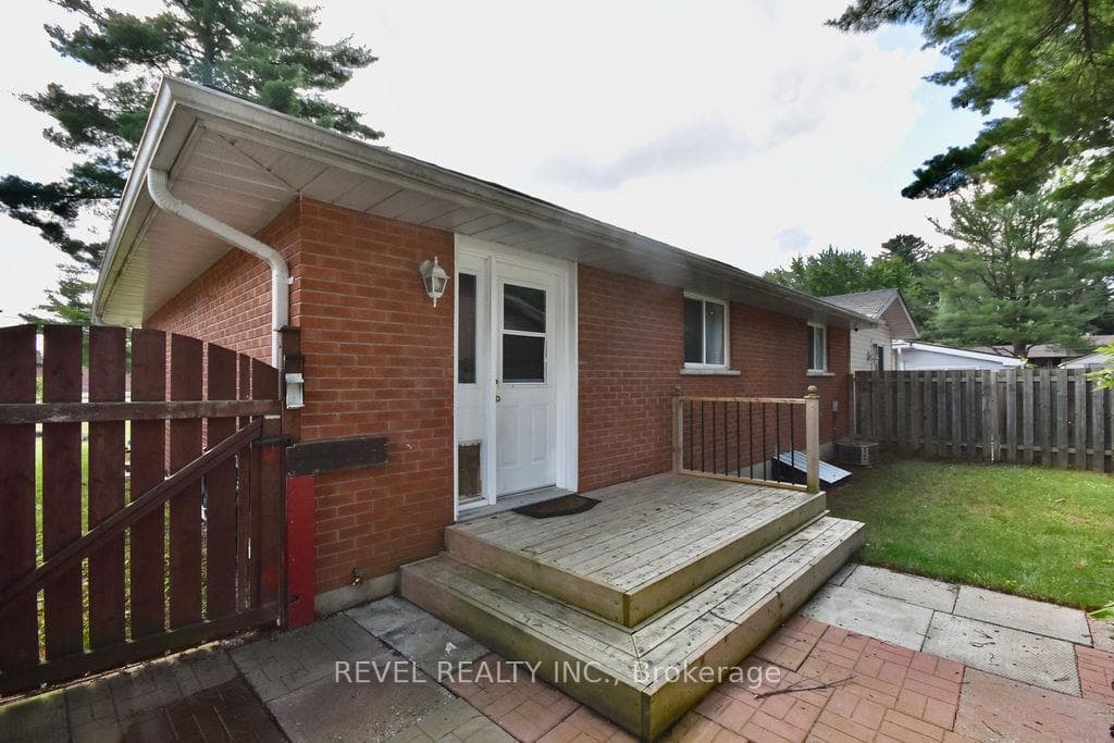 4 Bushey Avenue photo 36