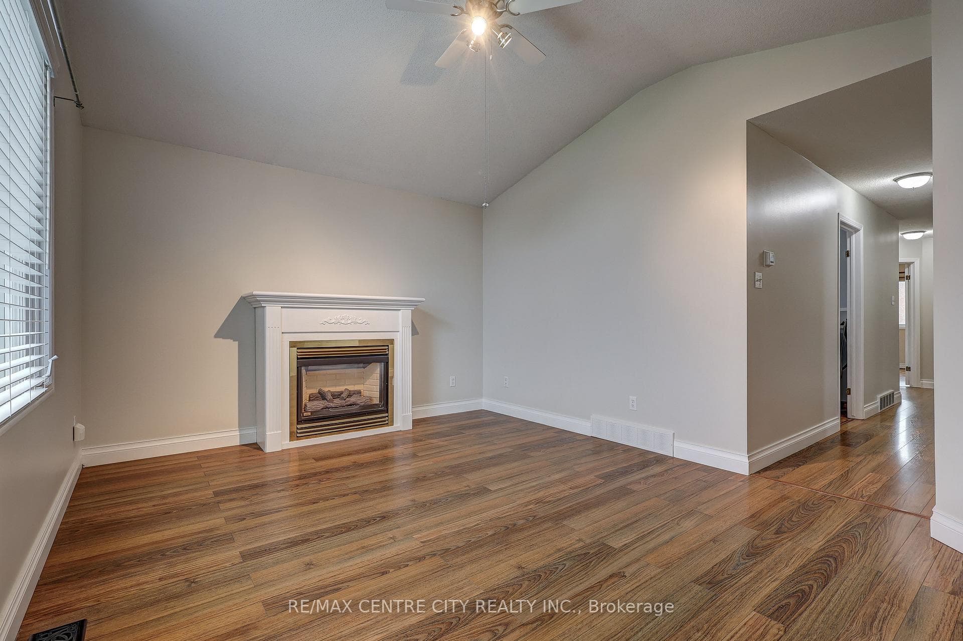 42 Oldewood Crescent photo 10
