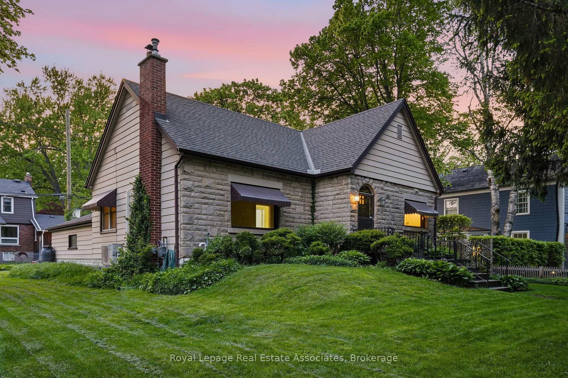 12 Parkview Row photo 3