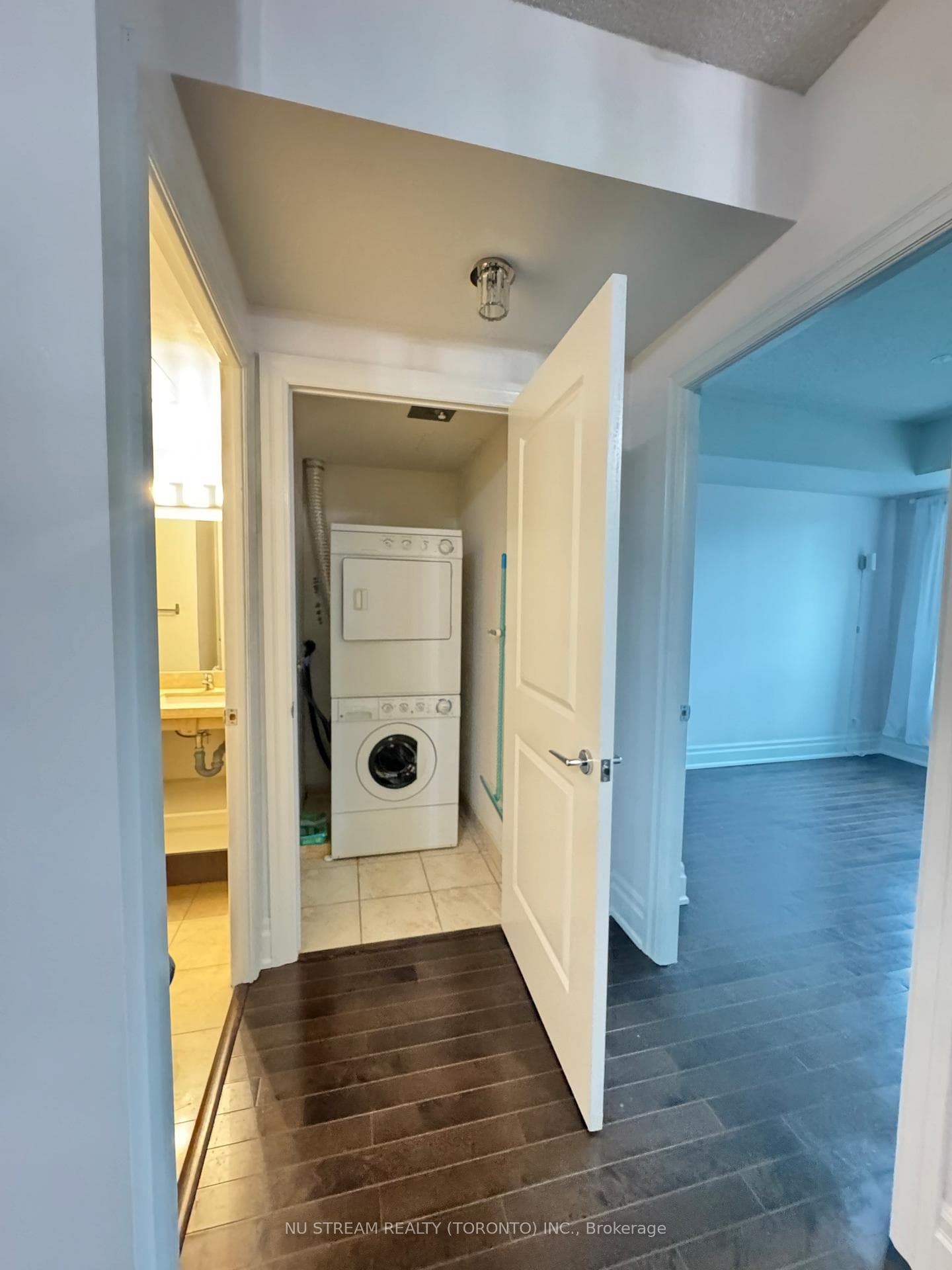 39 upper duke Crescent Unit 318 photo 12