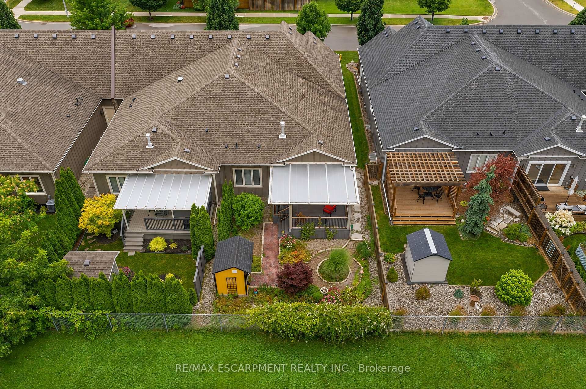 33 Pierpoint Drive photo 28