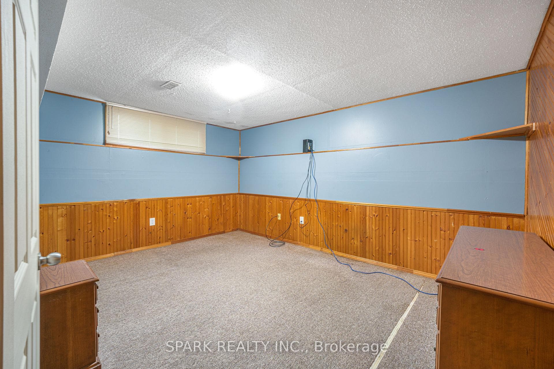 28 Lampman Crescent photo 24