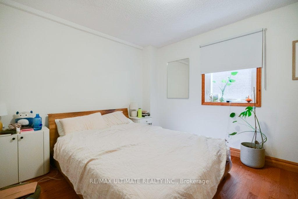 53 Churchill Avenue Unit Main photo 8