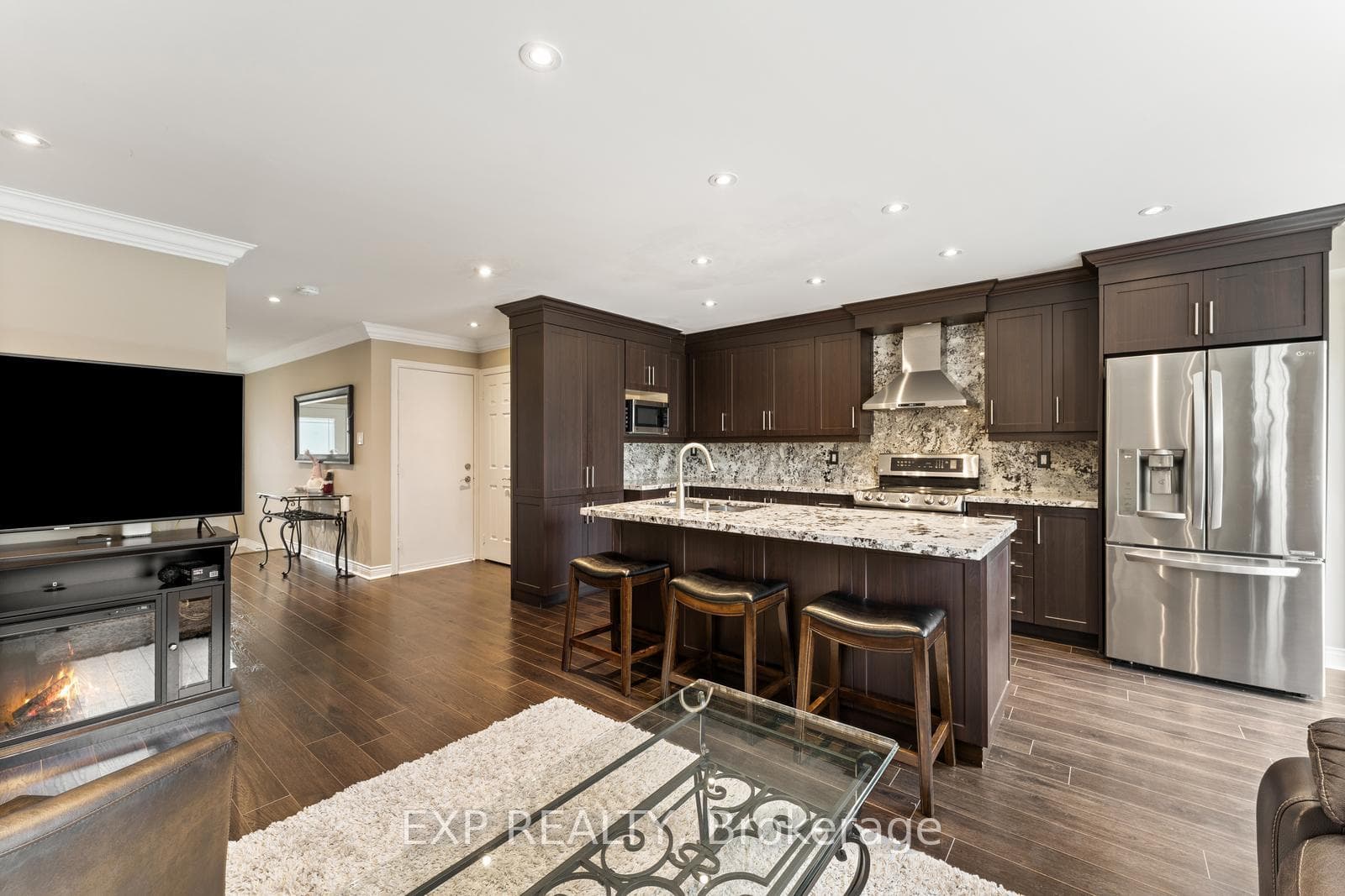 46 Waterbury Street photo 14