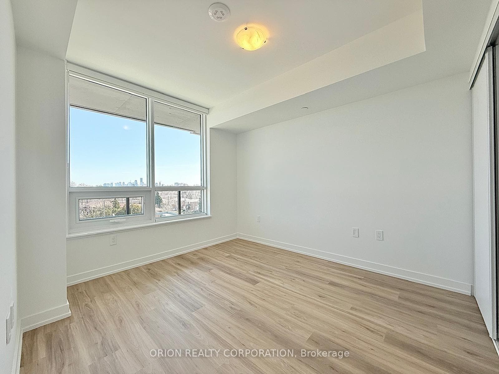 556 Marlee Avenue Unit 614 photo 12
