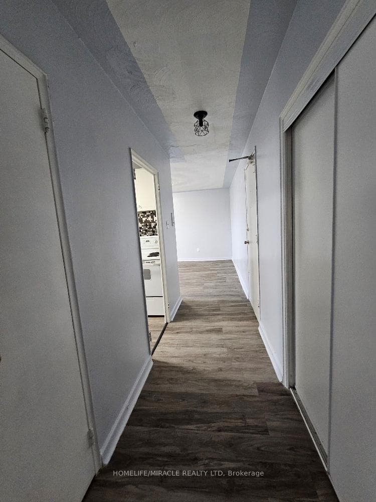1651 VICTORIA PARK Avenue Unit 808 photo 40