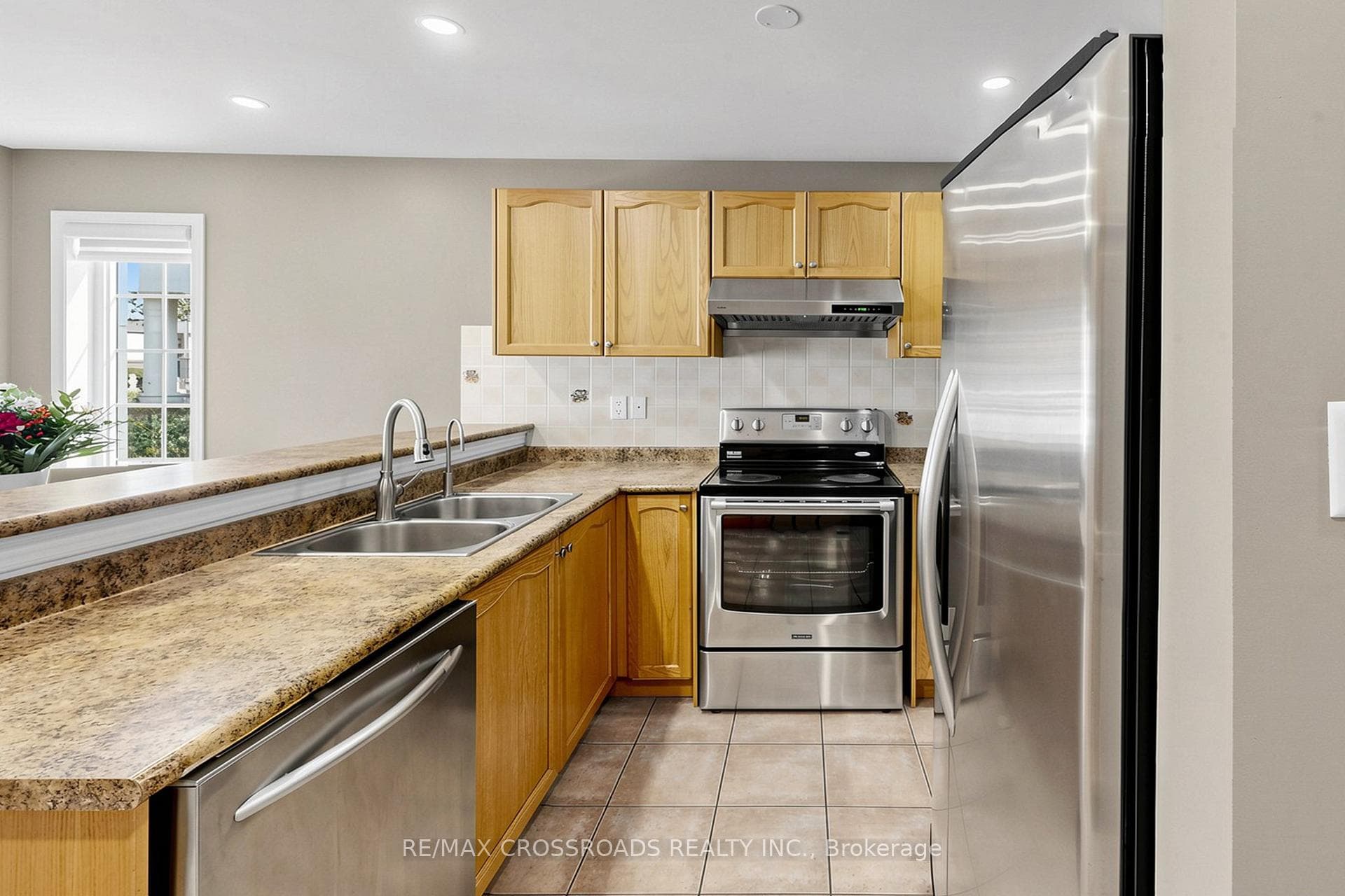 41 Prince Charles Way photo 7