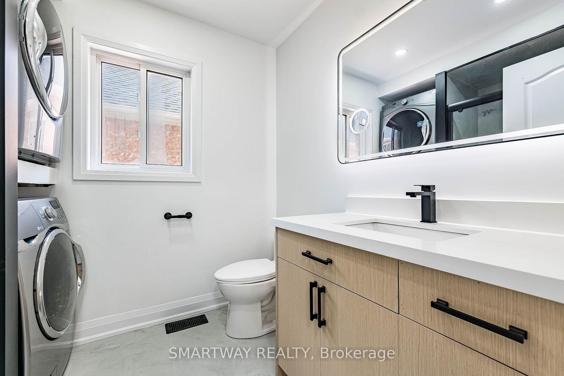 38 Lockburn Crescent photo 33