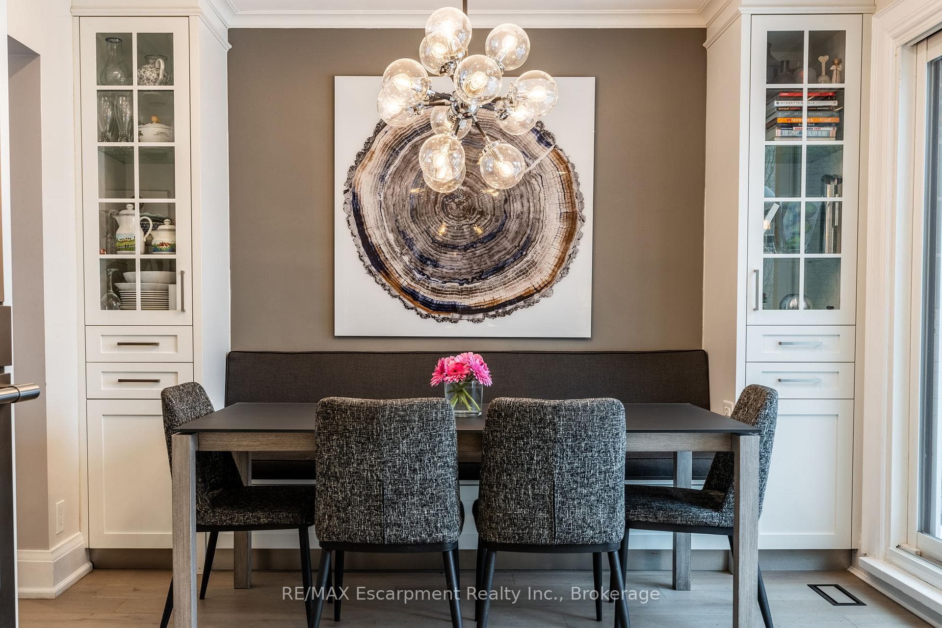 12 Meadowvale Drive photo 8