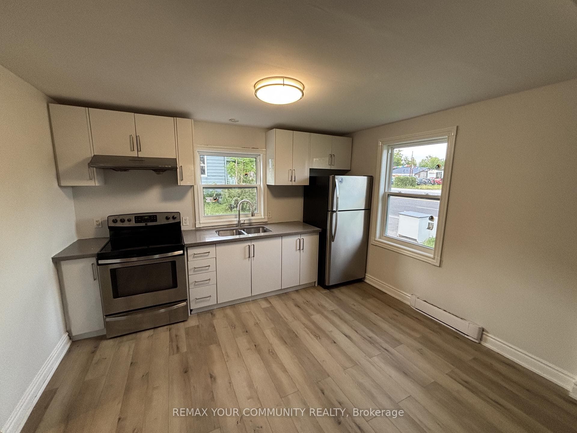 262 The Queensway Road photo 5