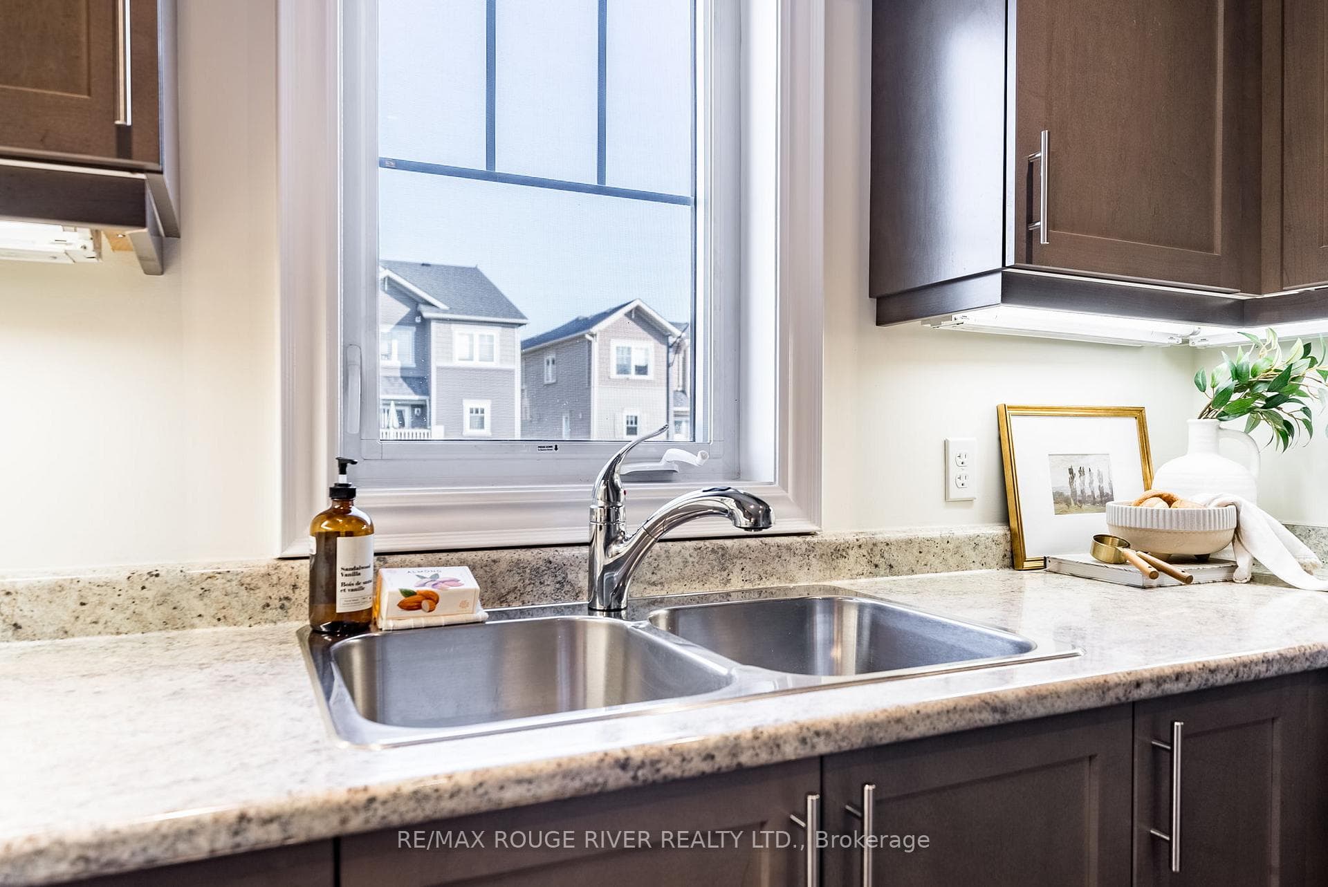 20 Nearco Crescent photo 10